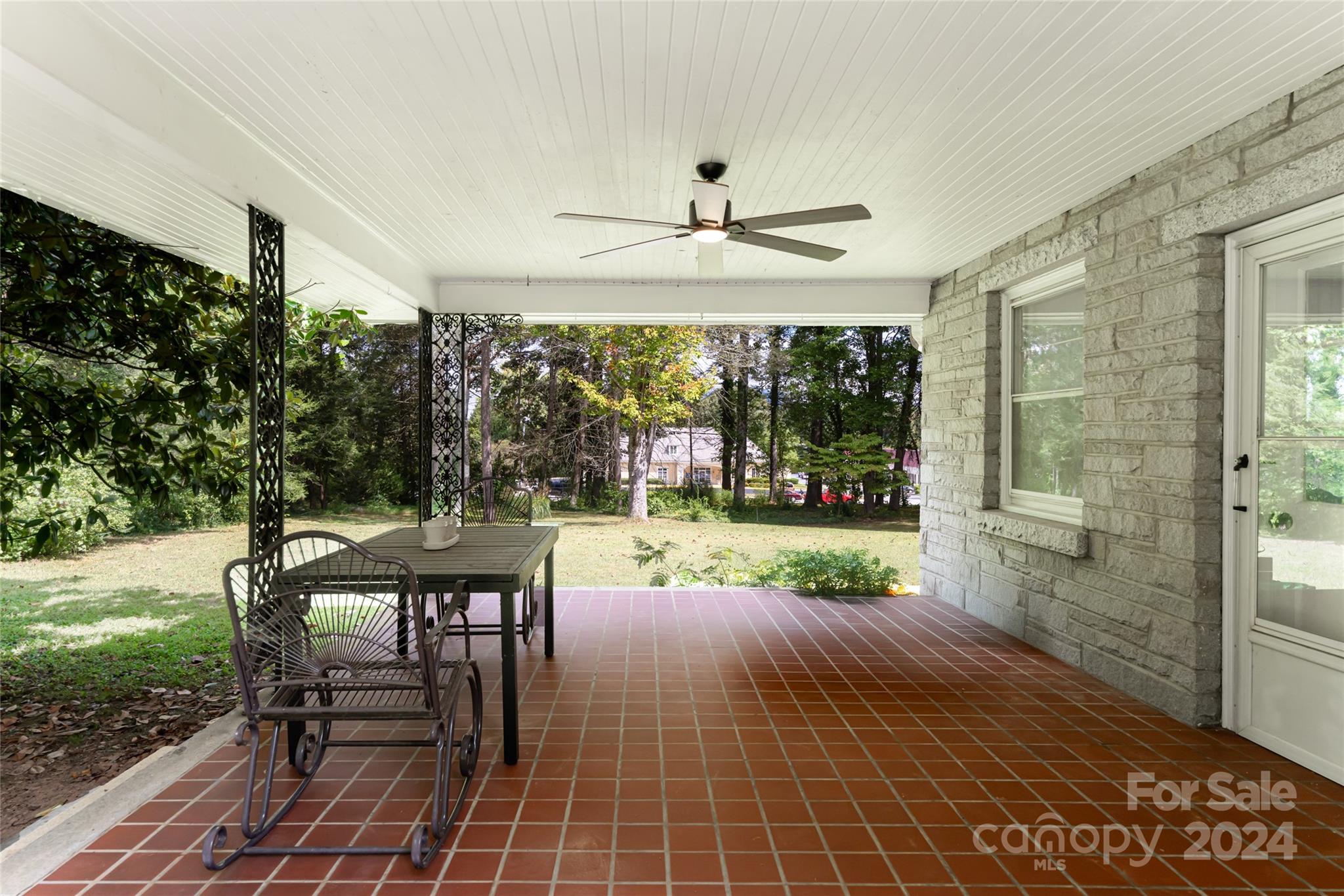 789 Hendersonville Road Property Photo 20