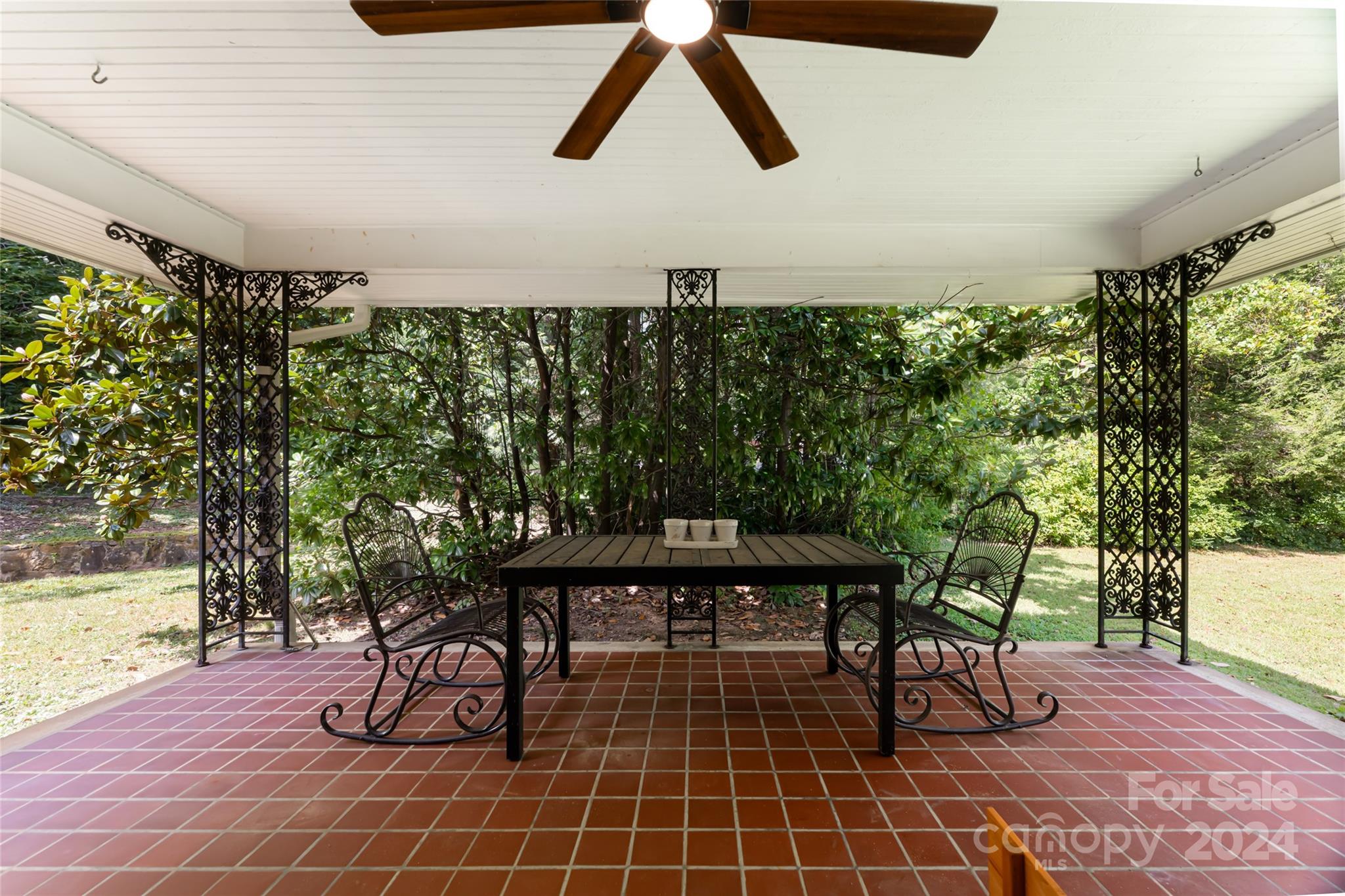 789 Hendersonville Road Property Photo 21