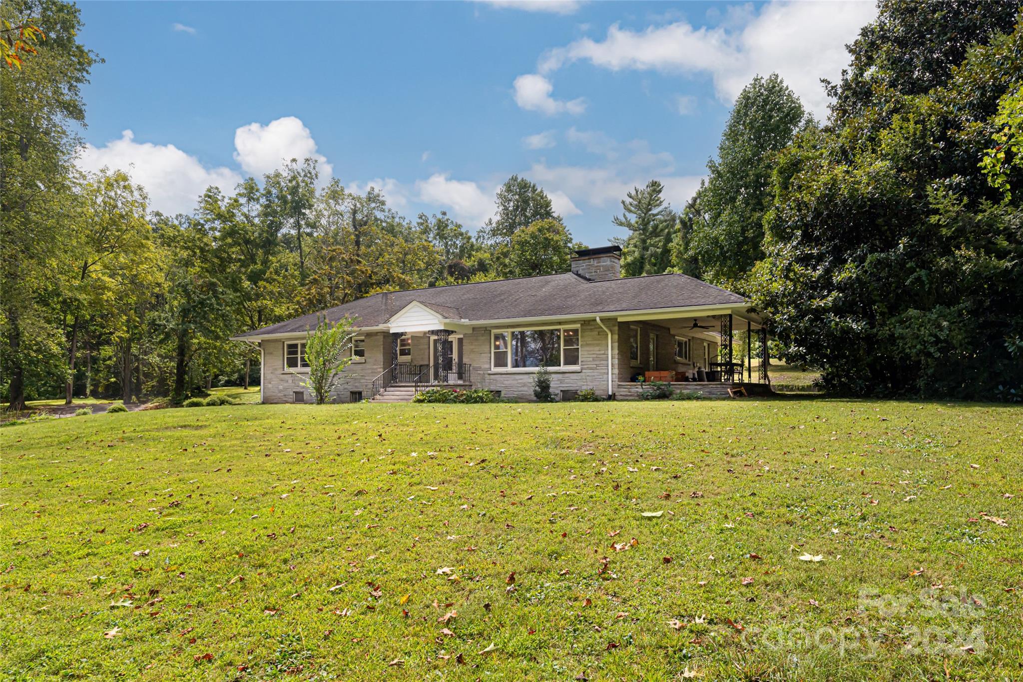789 Hendersonville Road Property Photo 22