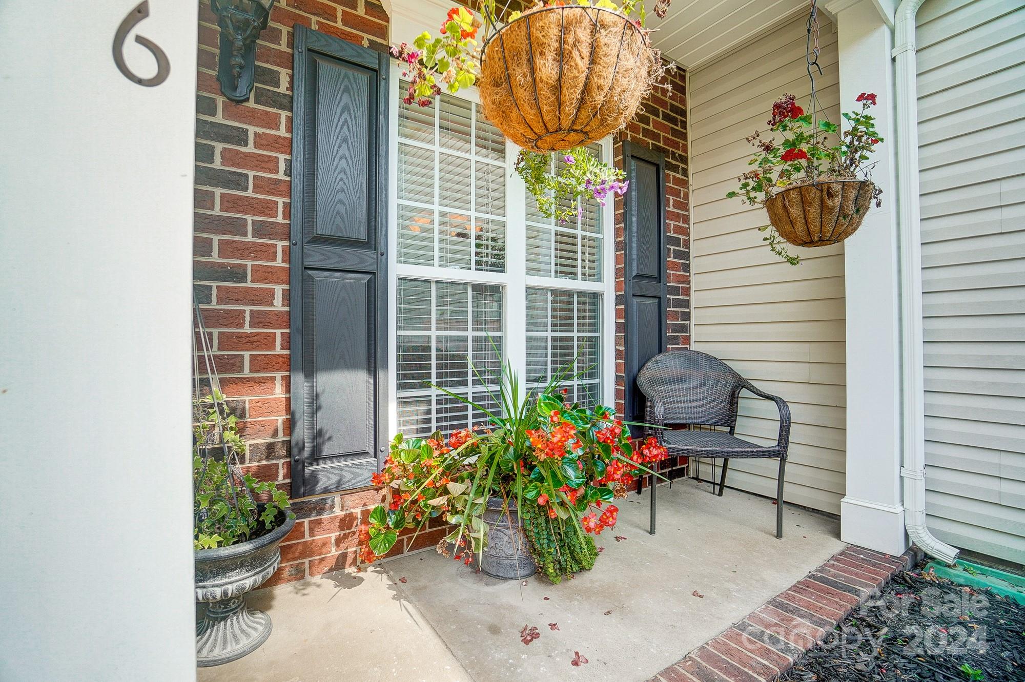 6156 Maple Leaf Avenue Property Photo 4