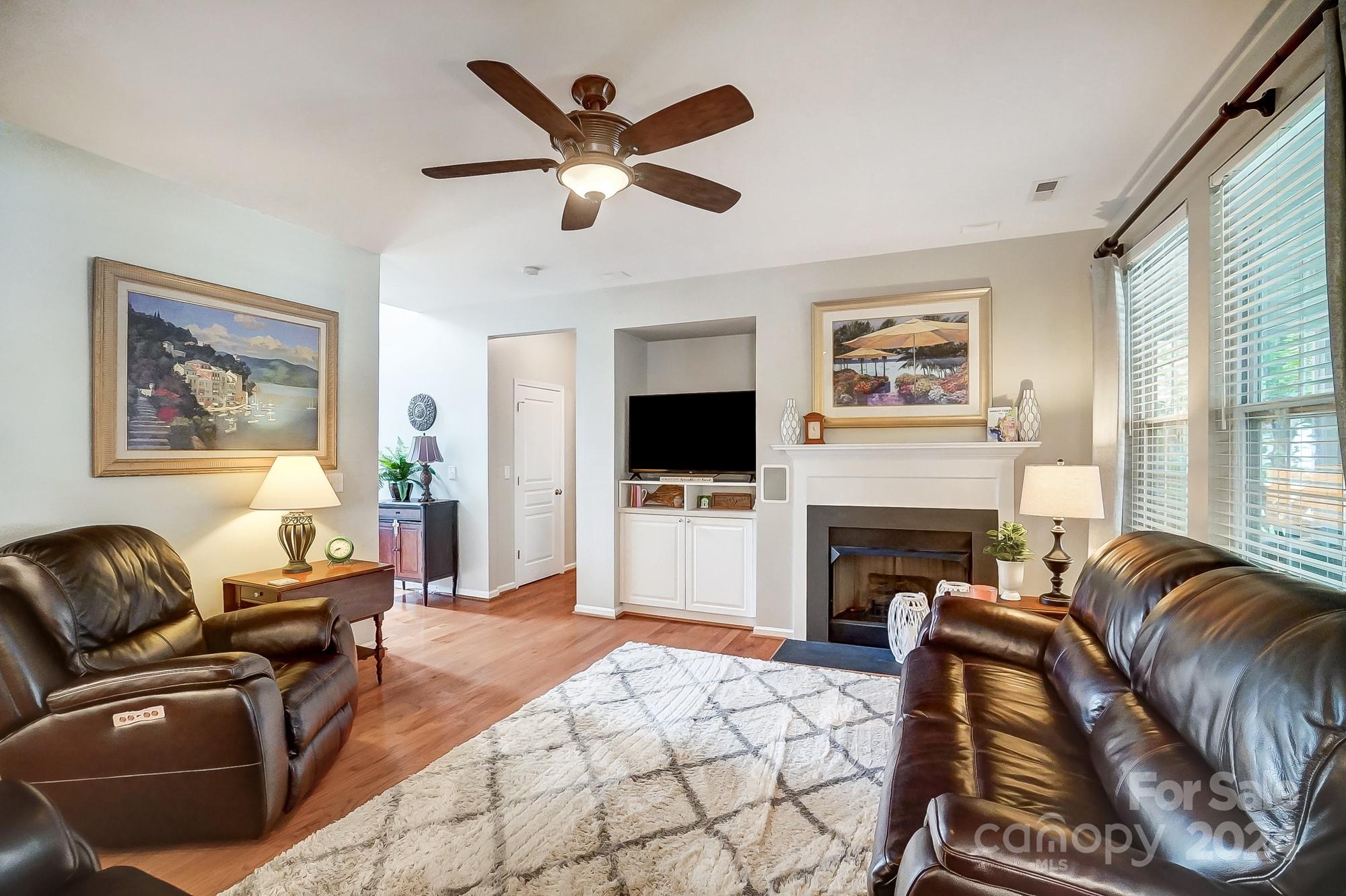 6156 Maple Leaf Avenue Property Photo 8