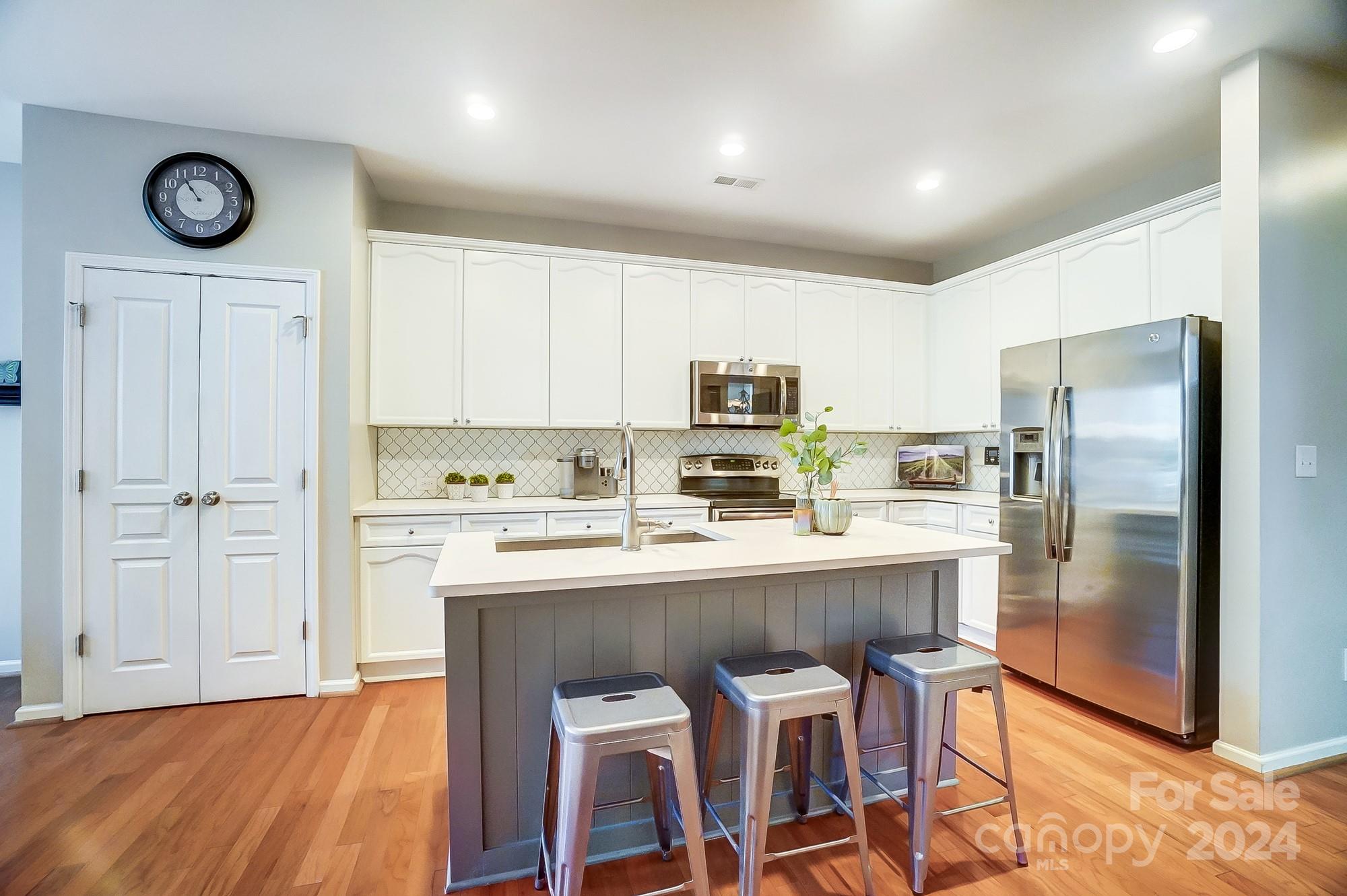 6156 Maple Leaf Avenue Property Photo 9