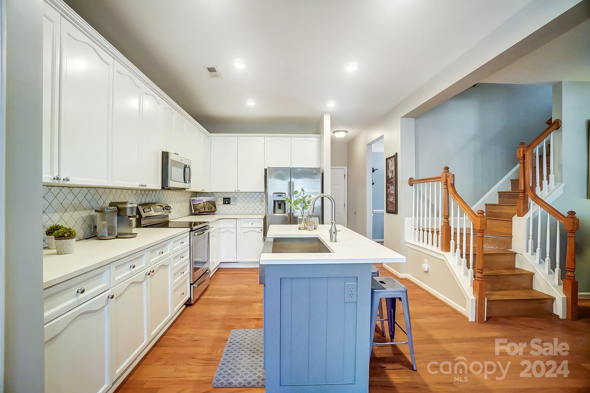 6156 Maple Leaf Avenue Property Photo 10