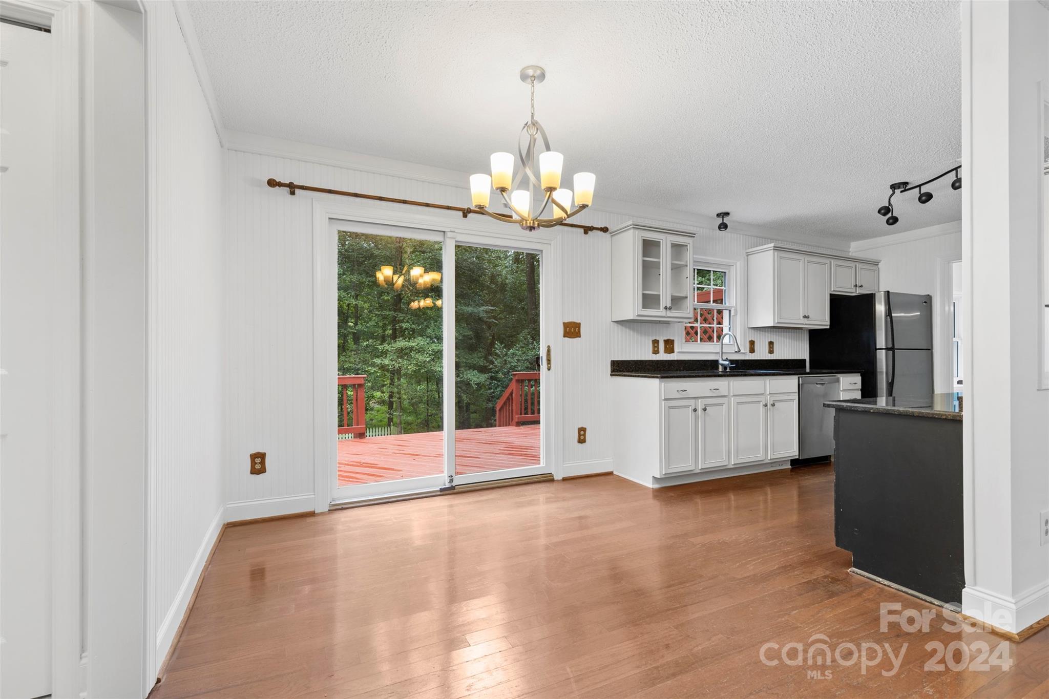 923 Somersby Lane Property Photo 4