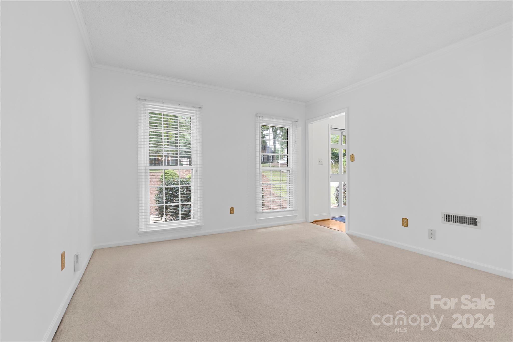 923 Somersby Lane Property Photo 6