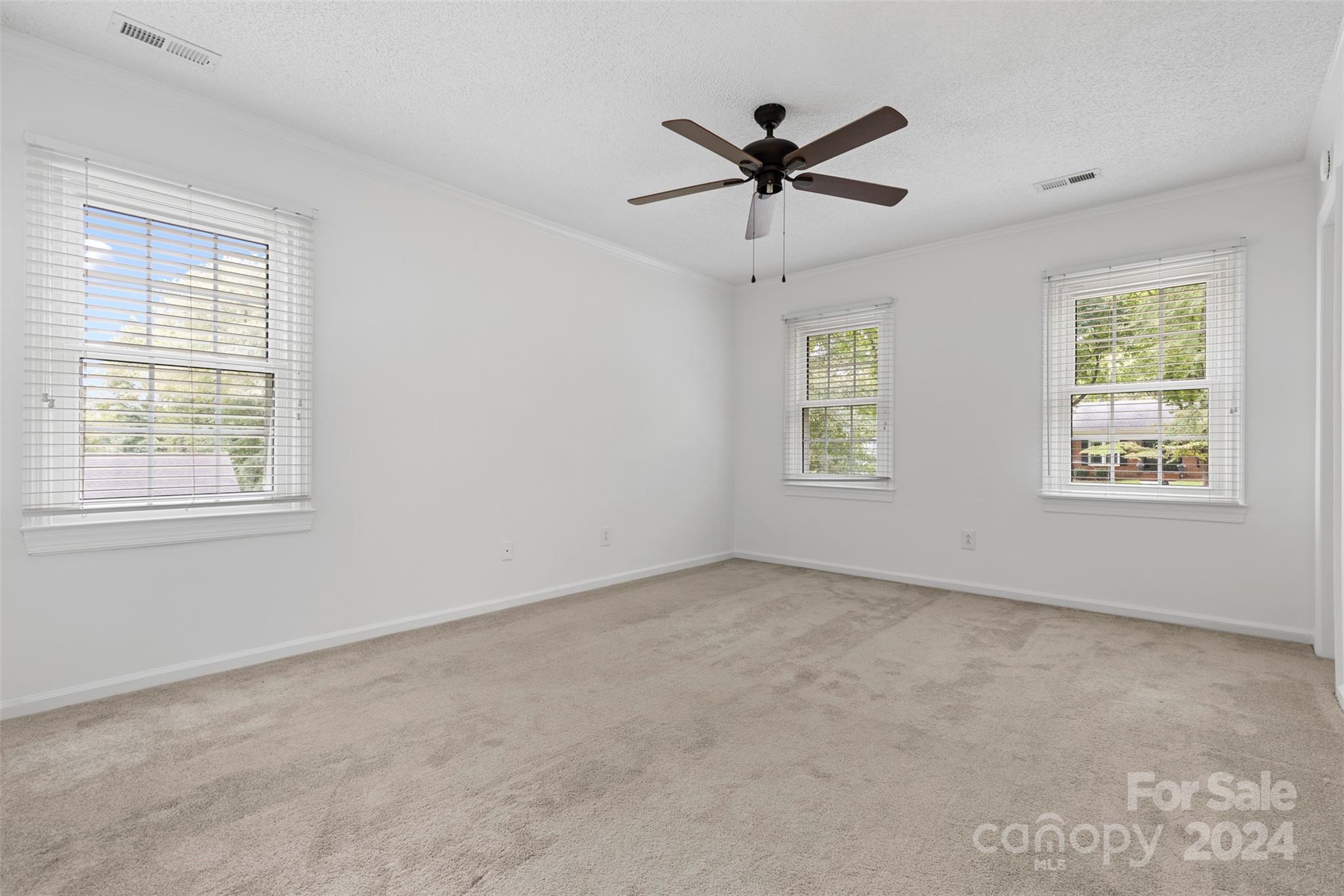 923 Somersby Lane Property Photo 12