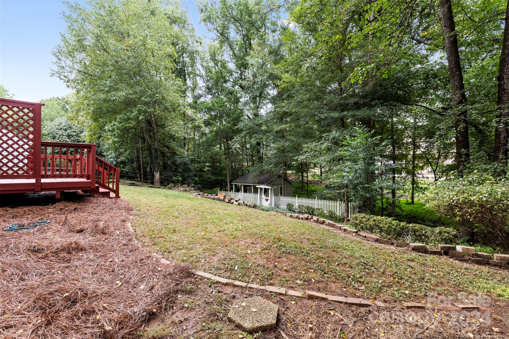 923 Somersby Lane Property Photo 23