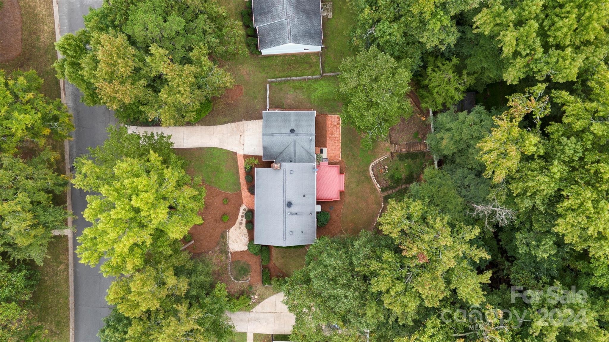 923 Somersby Lane Property Photo 27