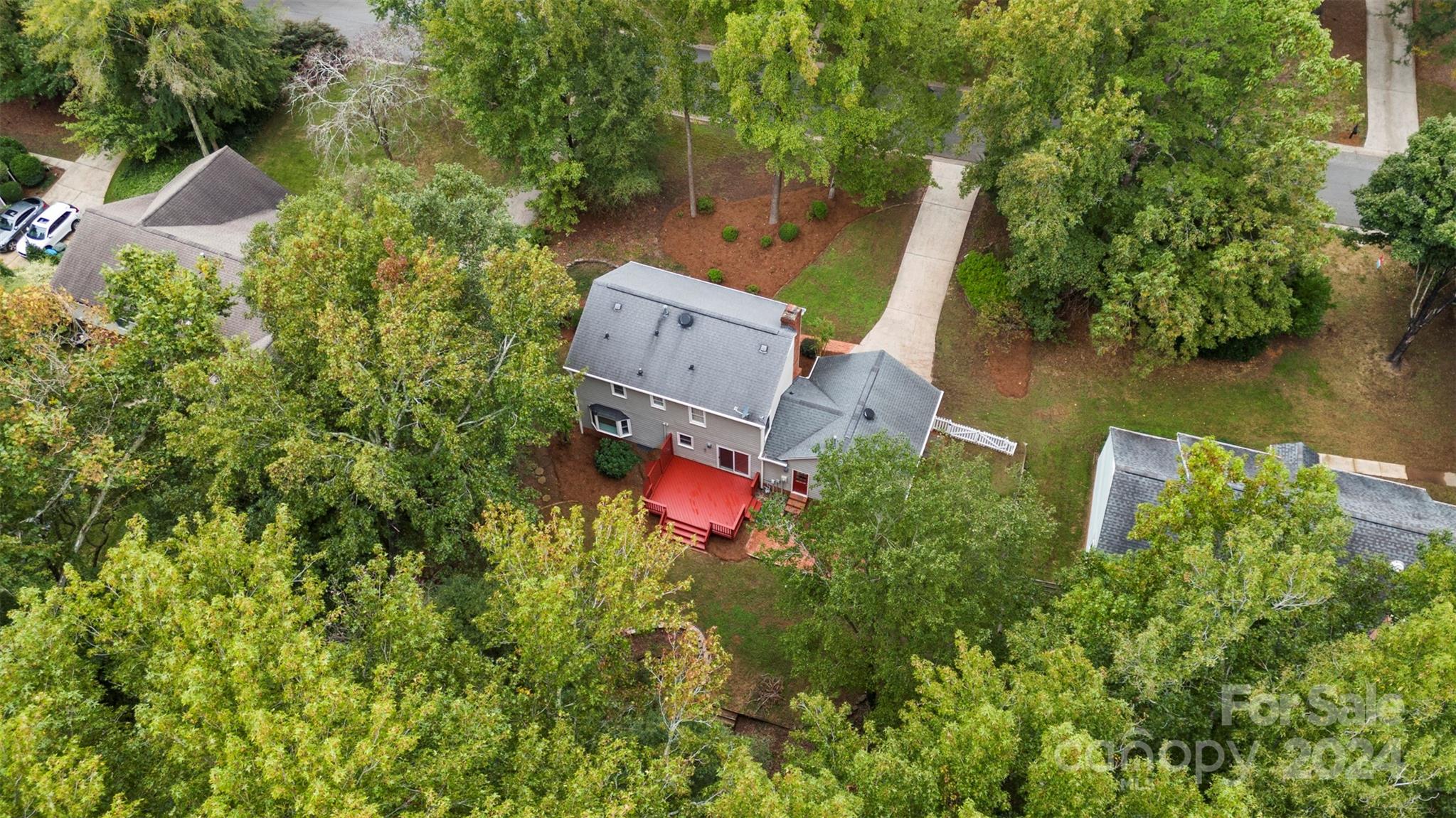 923 Somersby Lane Property Photo 28
