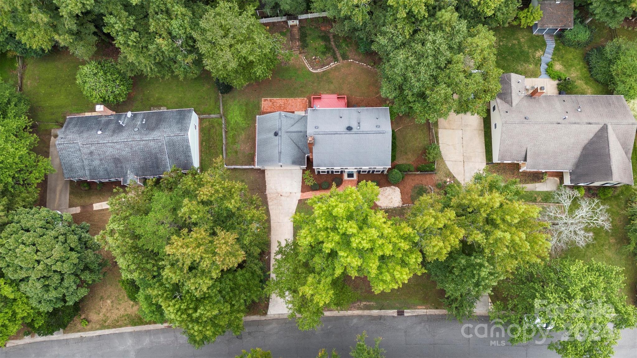 923 Somersby Lane Property Photo 30