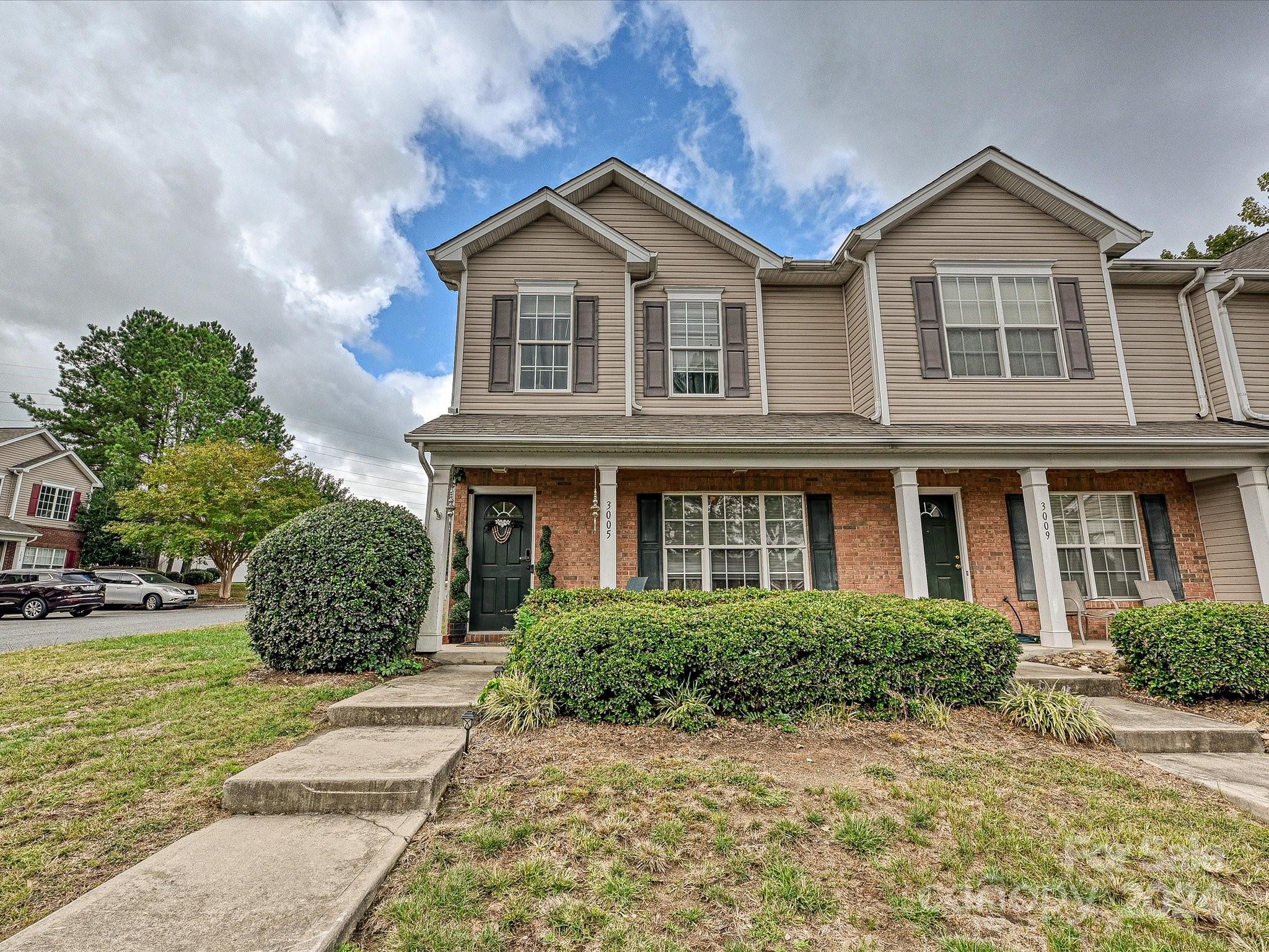 3005 Golden Dale Lane Property Photo 1