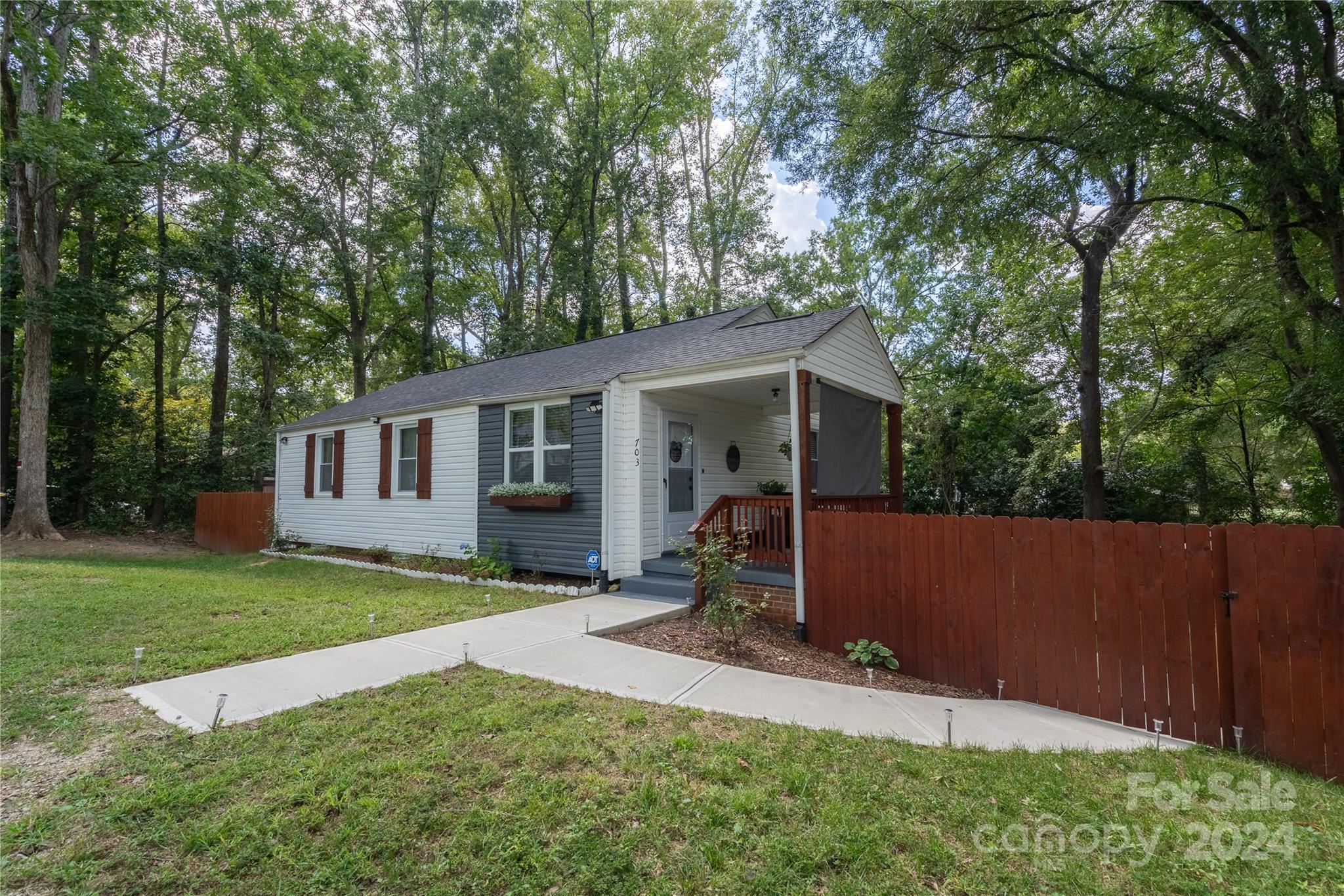 703 Evelyn Avenue Property Photo 2