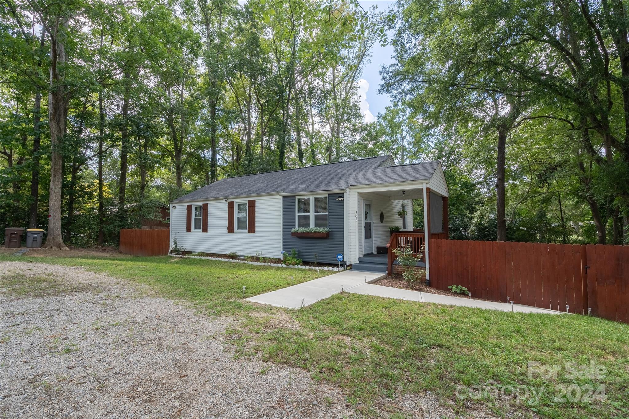 703 Evelyn Avenue Property Photo 3