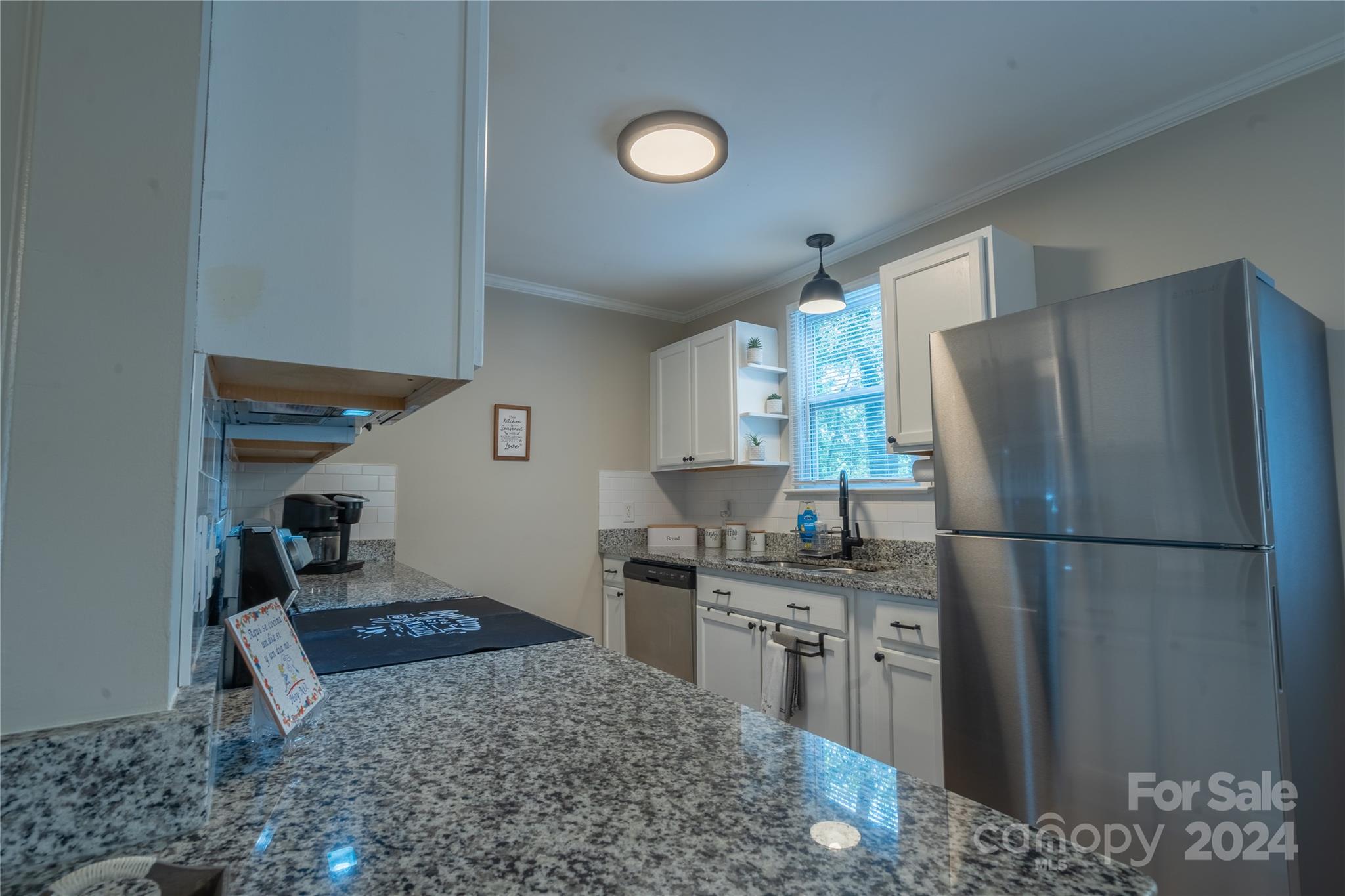 703 Evelyn Avenue Property Photo 10