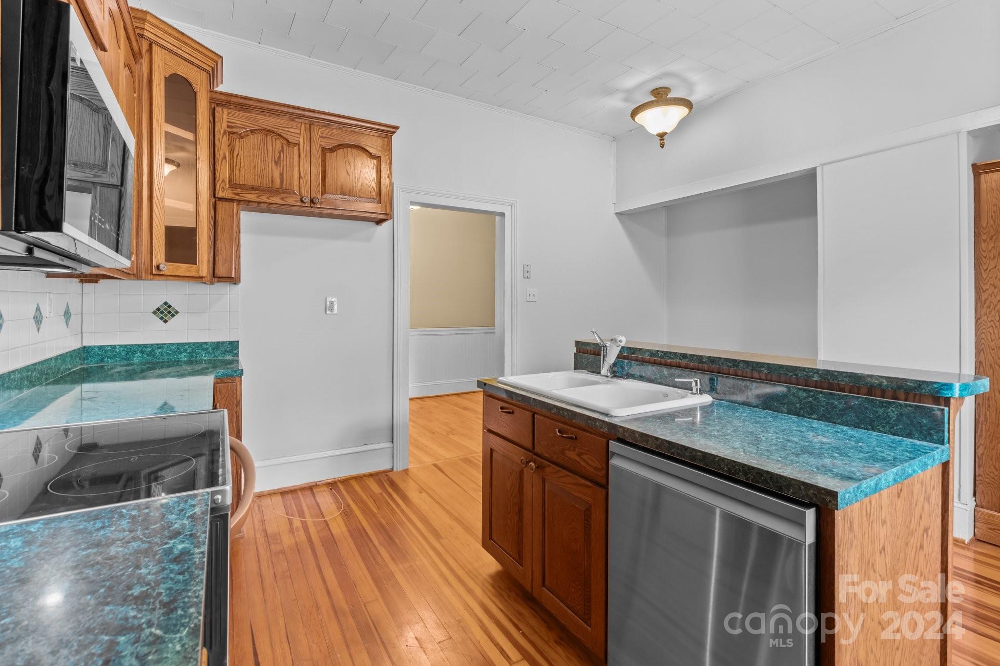 405 7th Street Property Photo 13