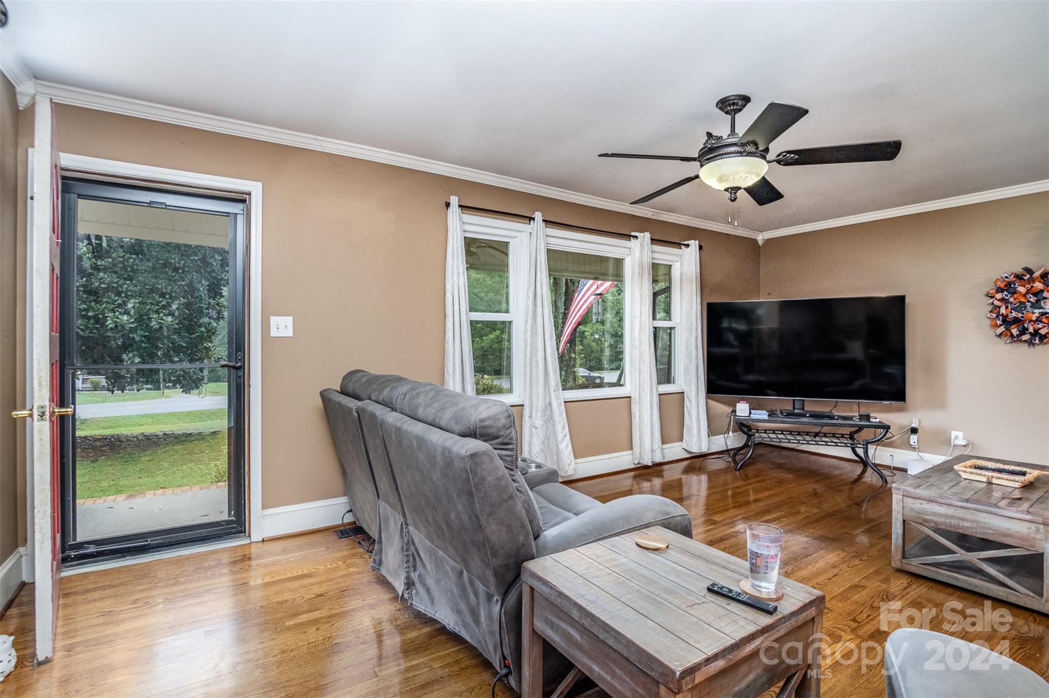 210 Pinkney Road Property Photo 4