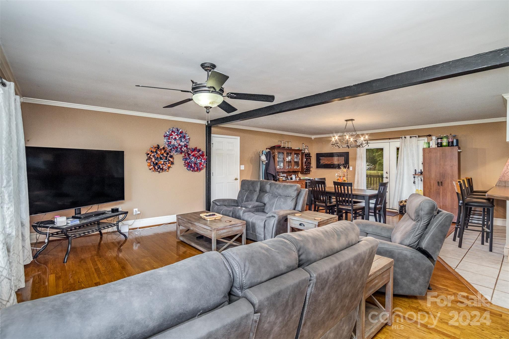 210 Pinkney Road Property Photo 5