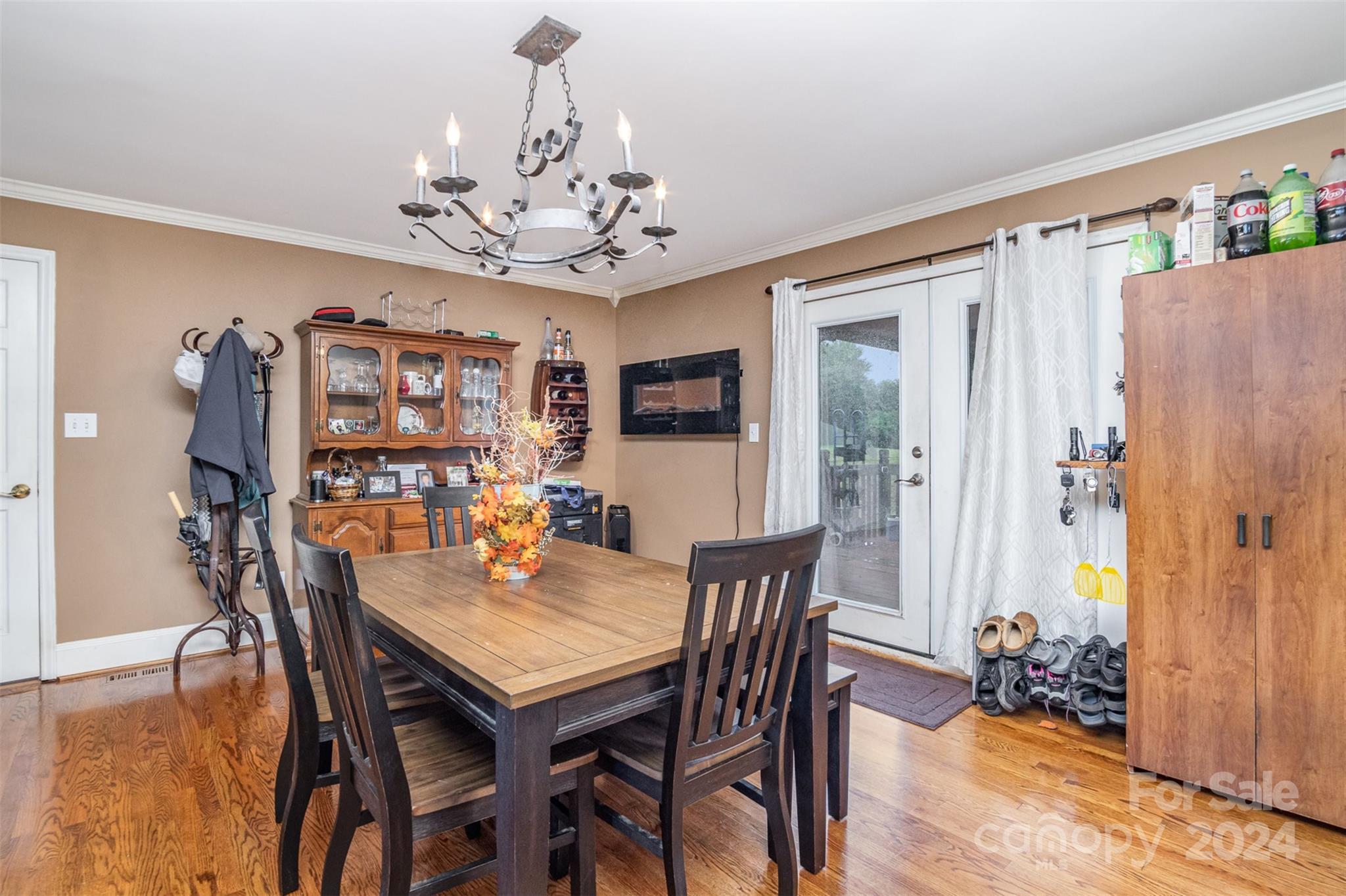 210 Pinkney Road Property Photo 7