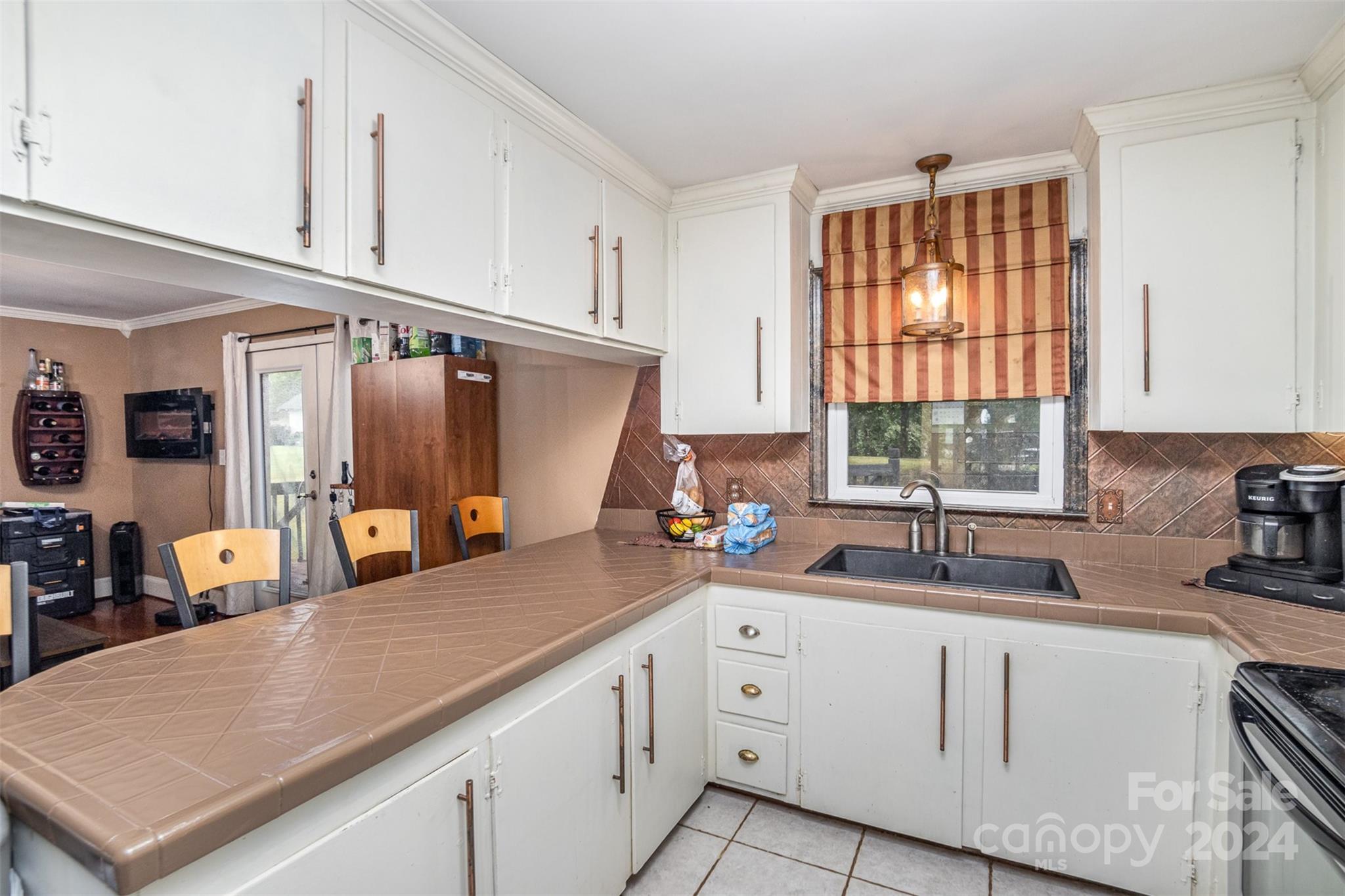 210 Pinkney Road Property Photo 12