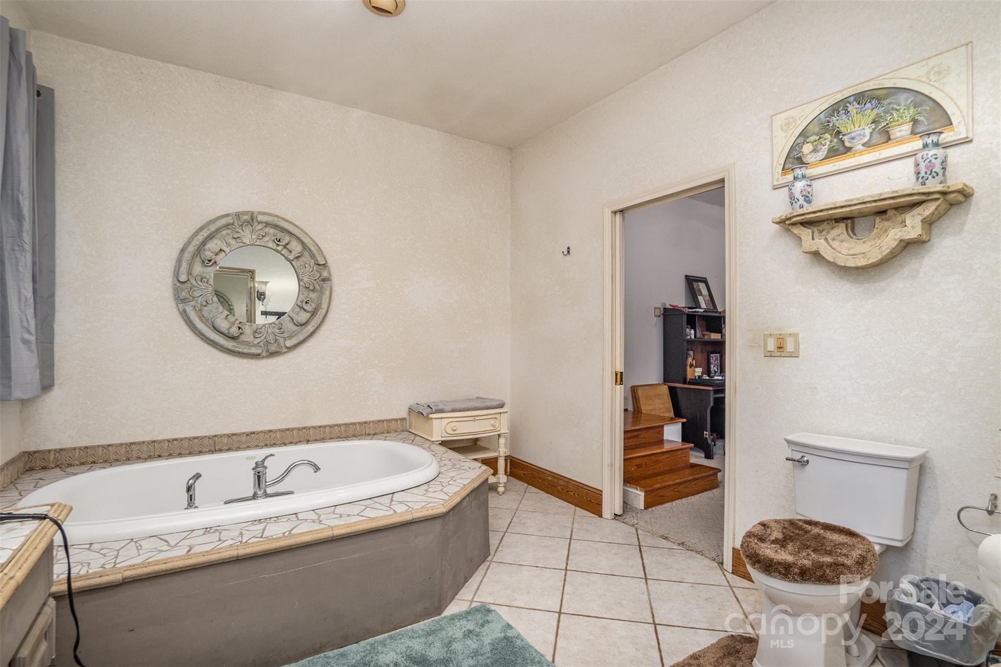 210 Pinkney Road Property Photo 18