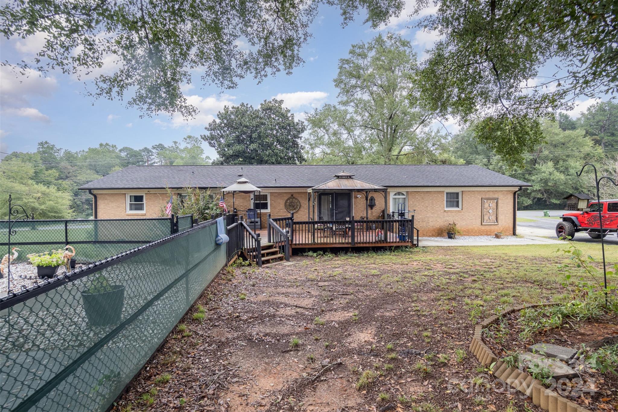 210 Pinkney Road Property Photo 28