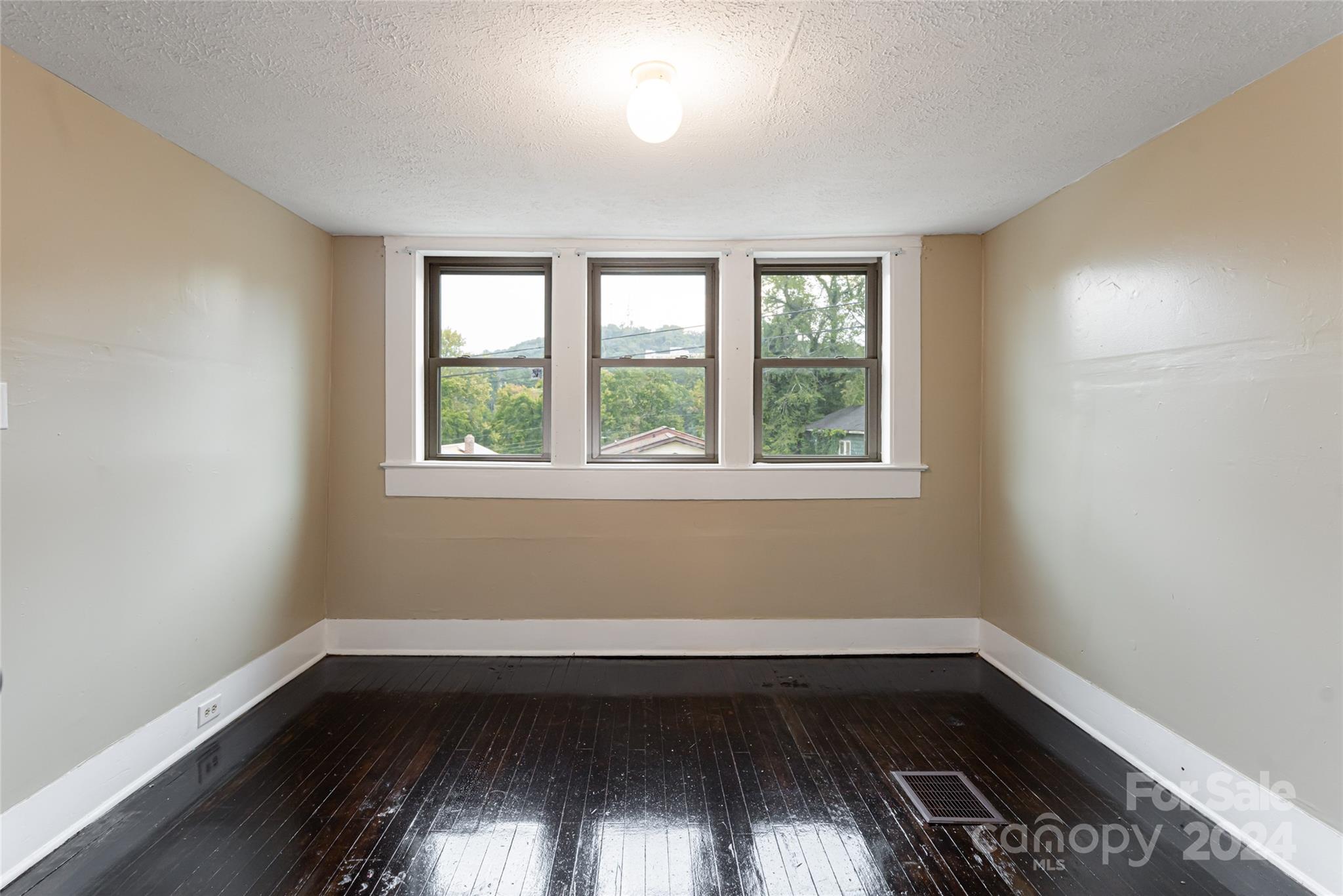 22 Pine Grove Avenue Property Photo 15