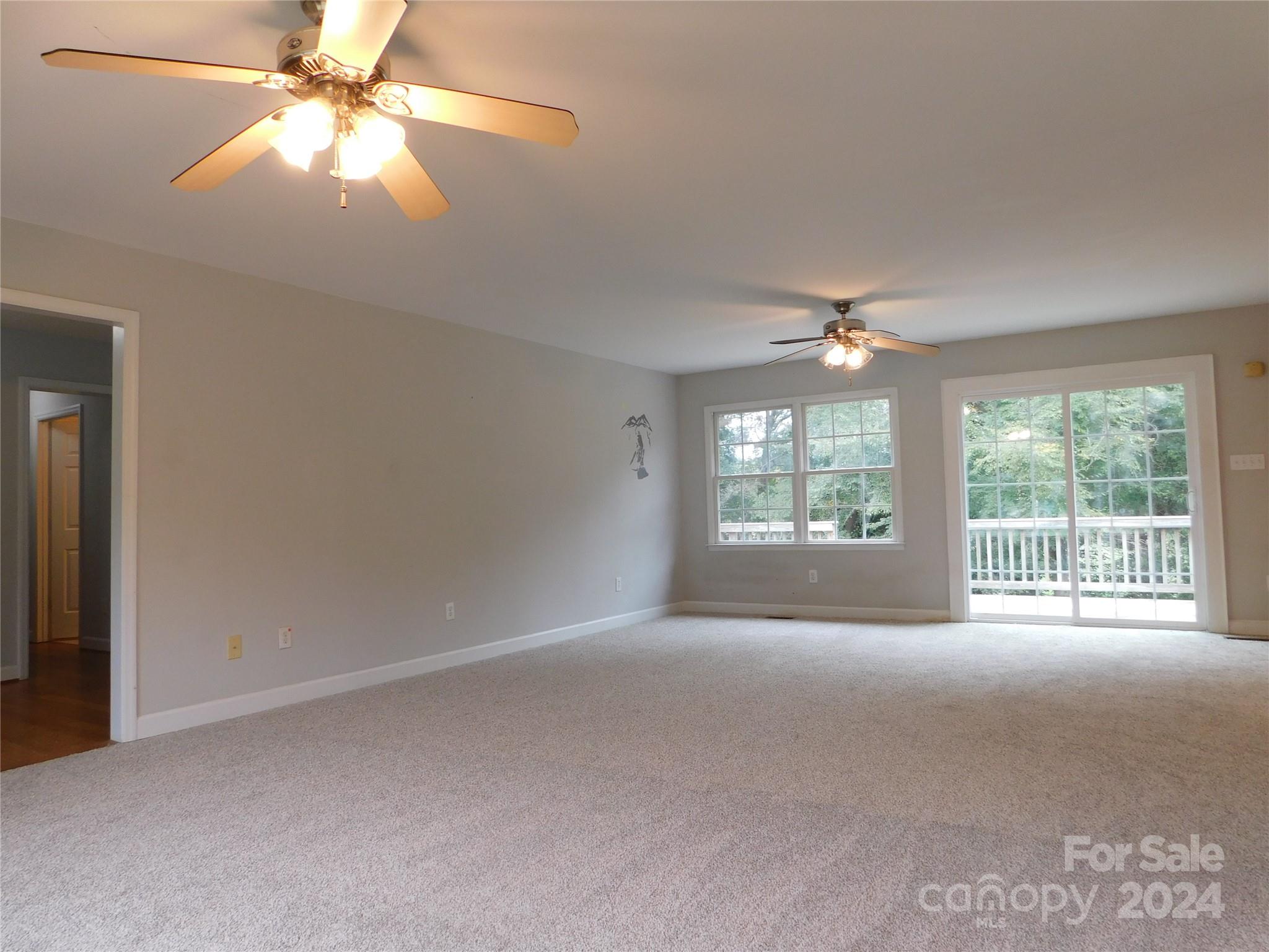 8885 Brandon Circle Property Photo 5