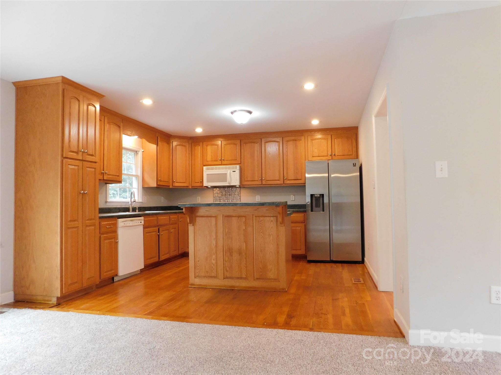 8885 Brandon Circle Property Photo 7