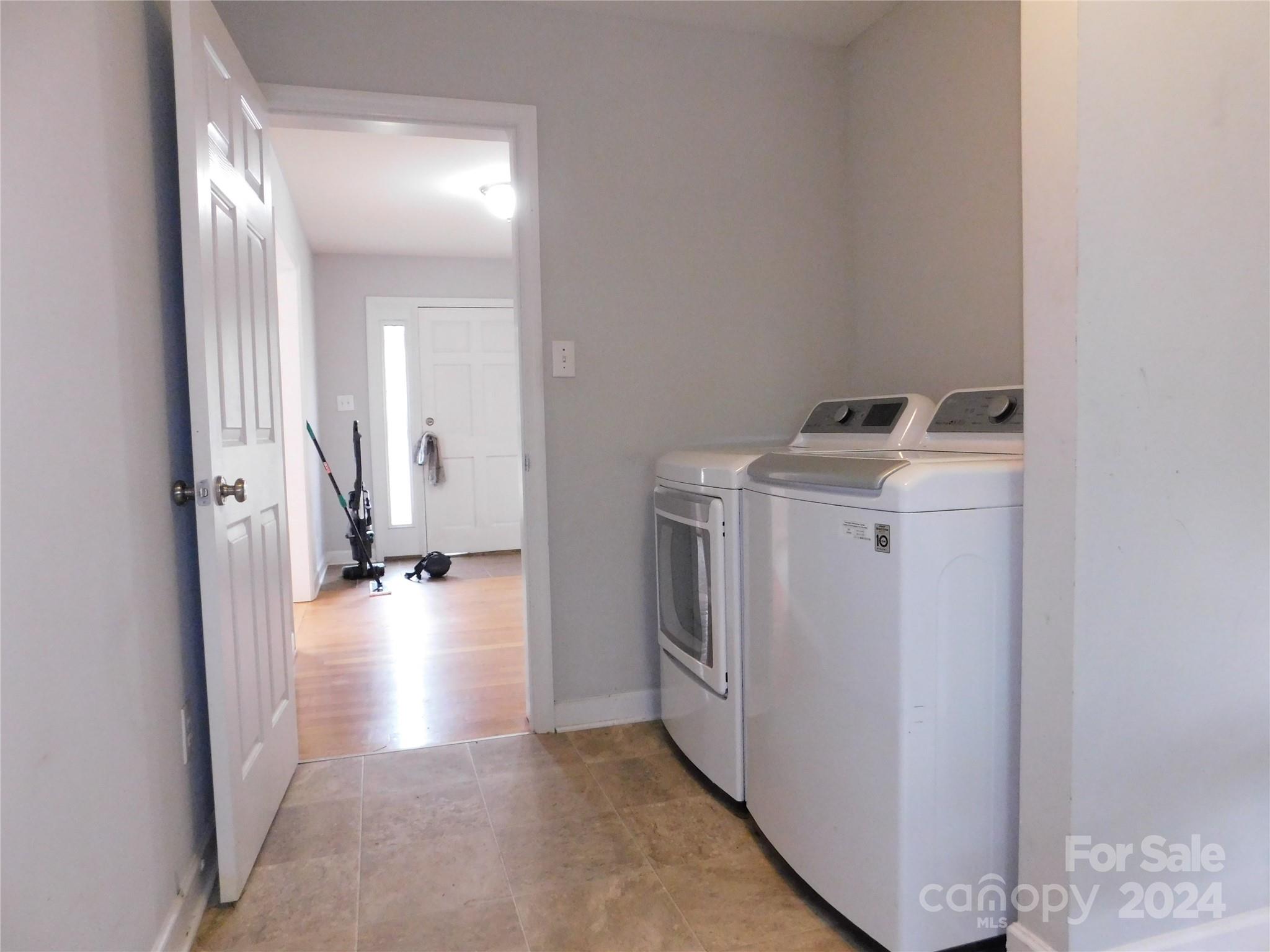 8885 Brandon Circle Property Photo 11