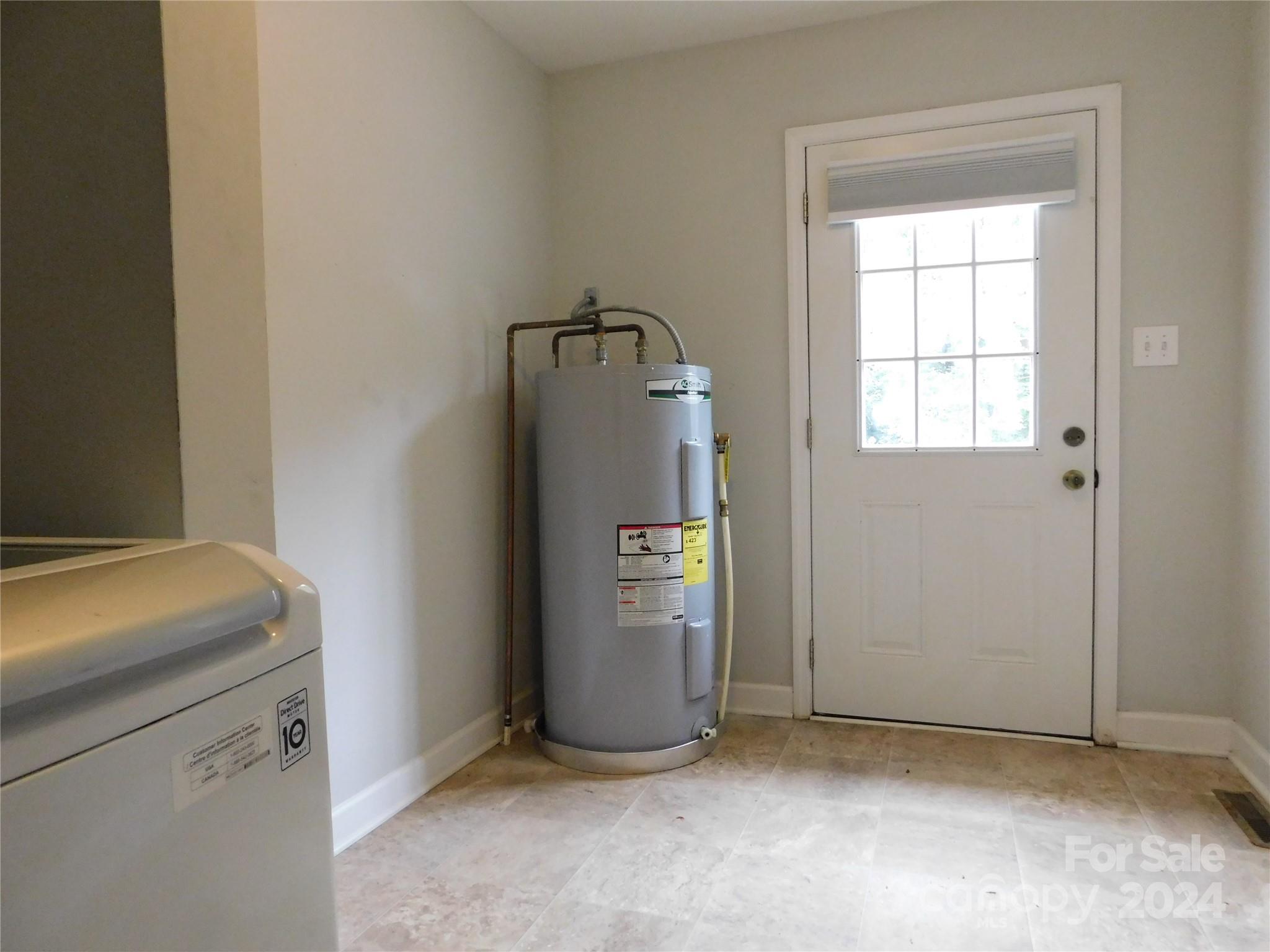 8885 Brandon Circle Property Photo 12