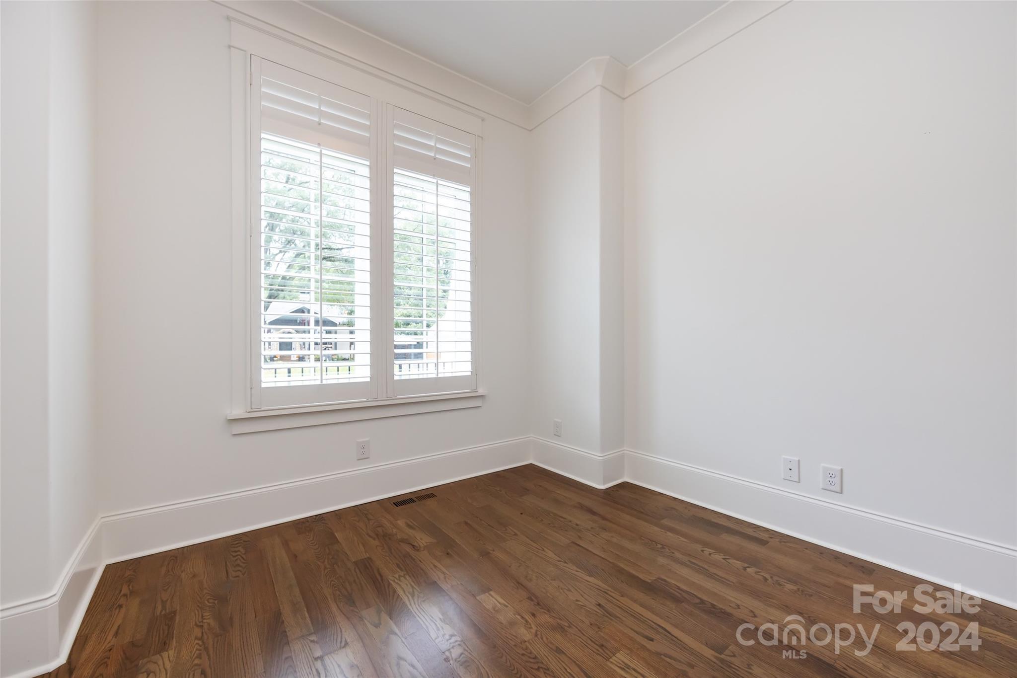 2508 Daniel Street Property Photo 7