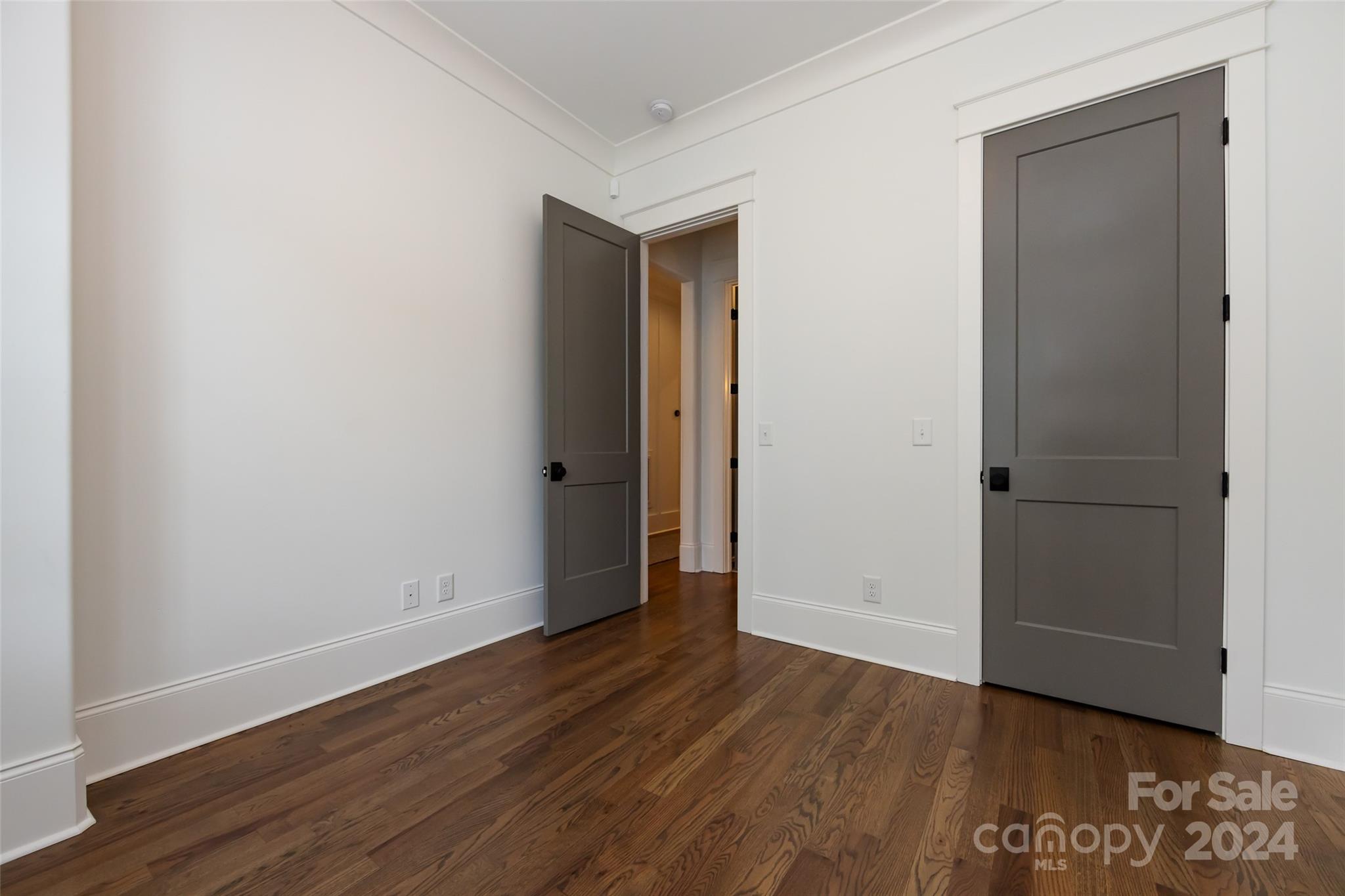 2508 Daniel Street Property Photo 8