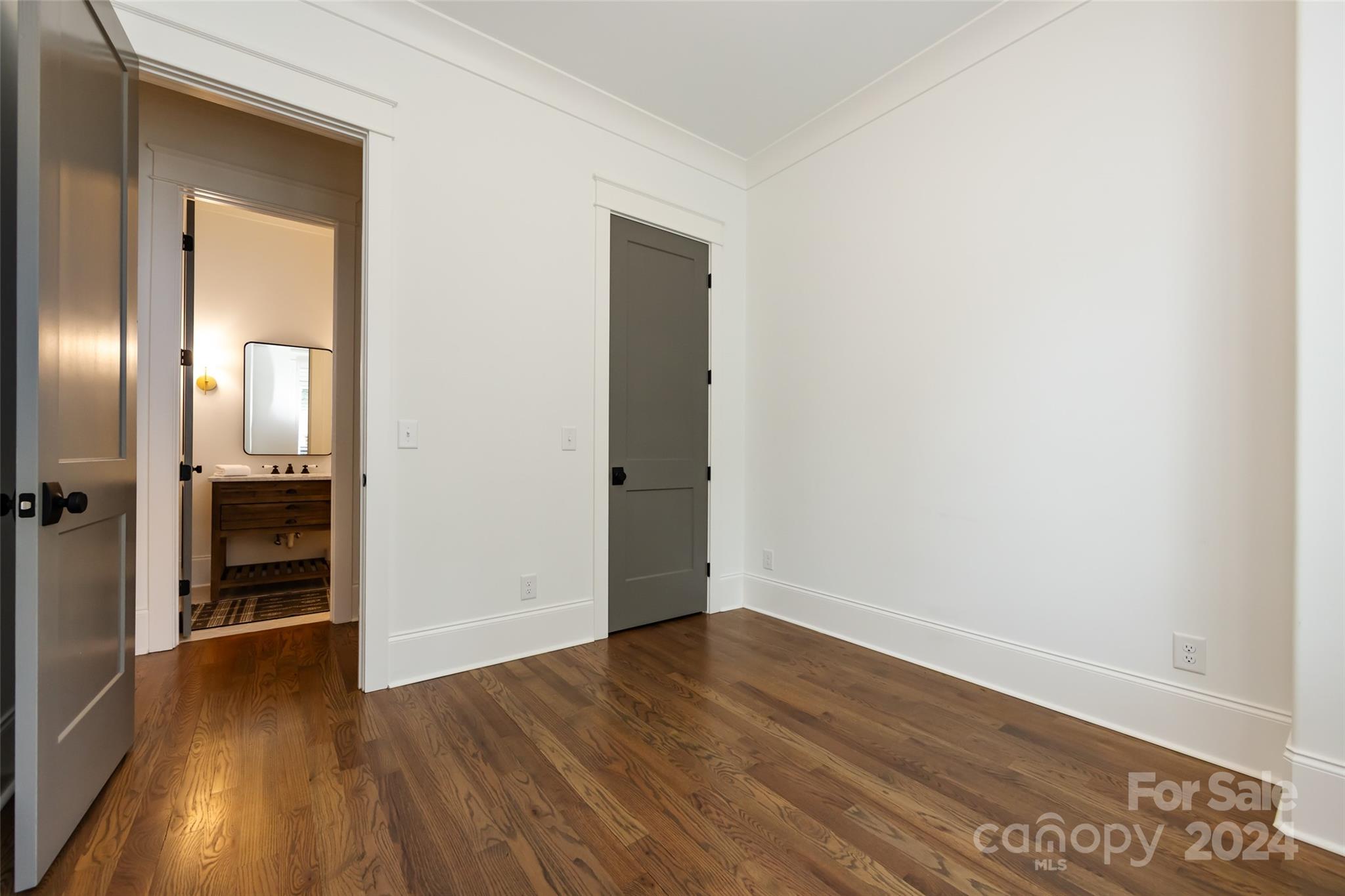 2508 Daniel Street Property Photo 9