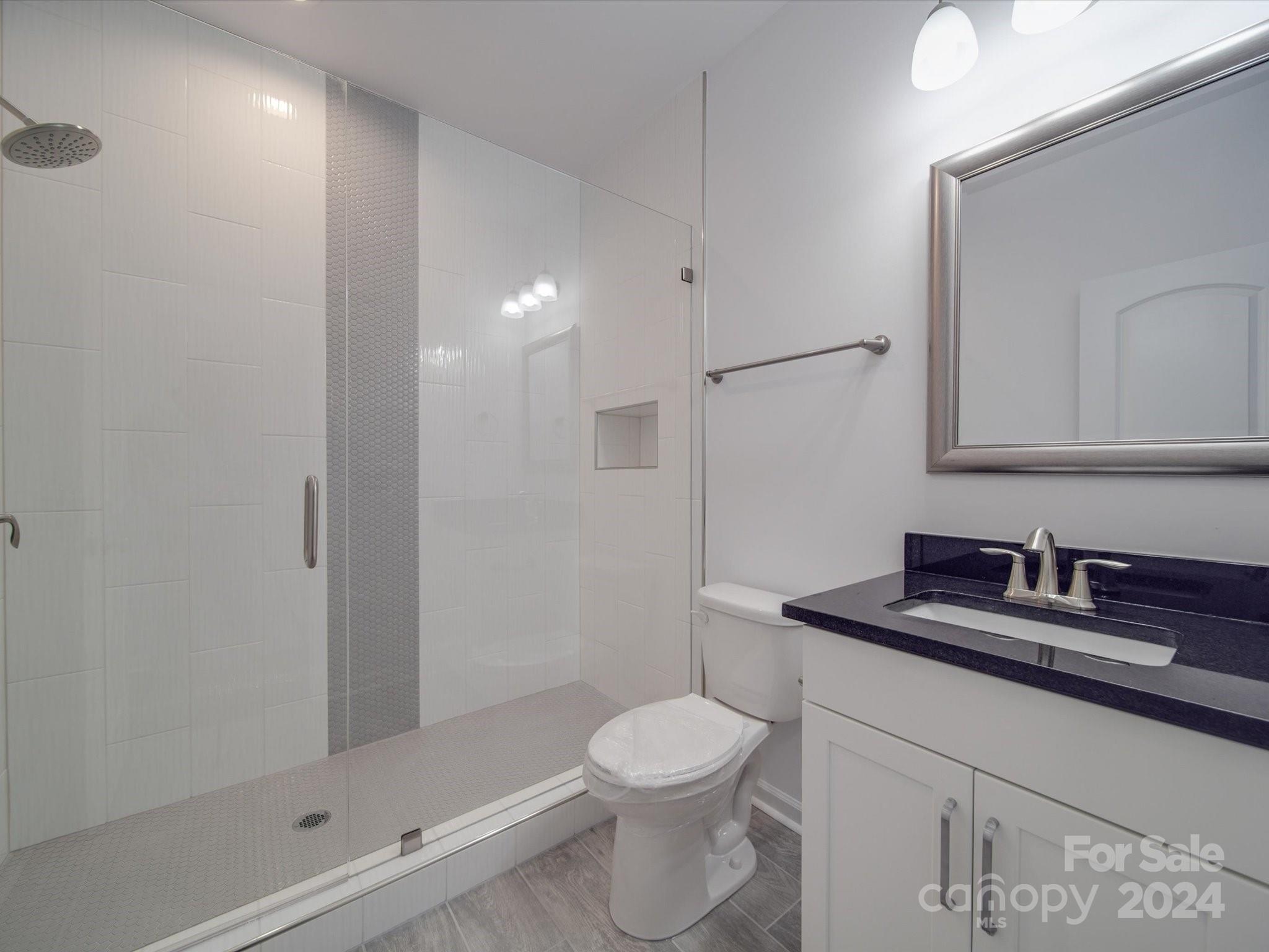 558 Geneva Circle 16 Property Photo 21