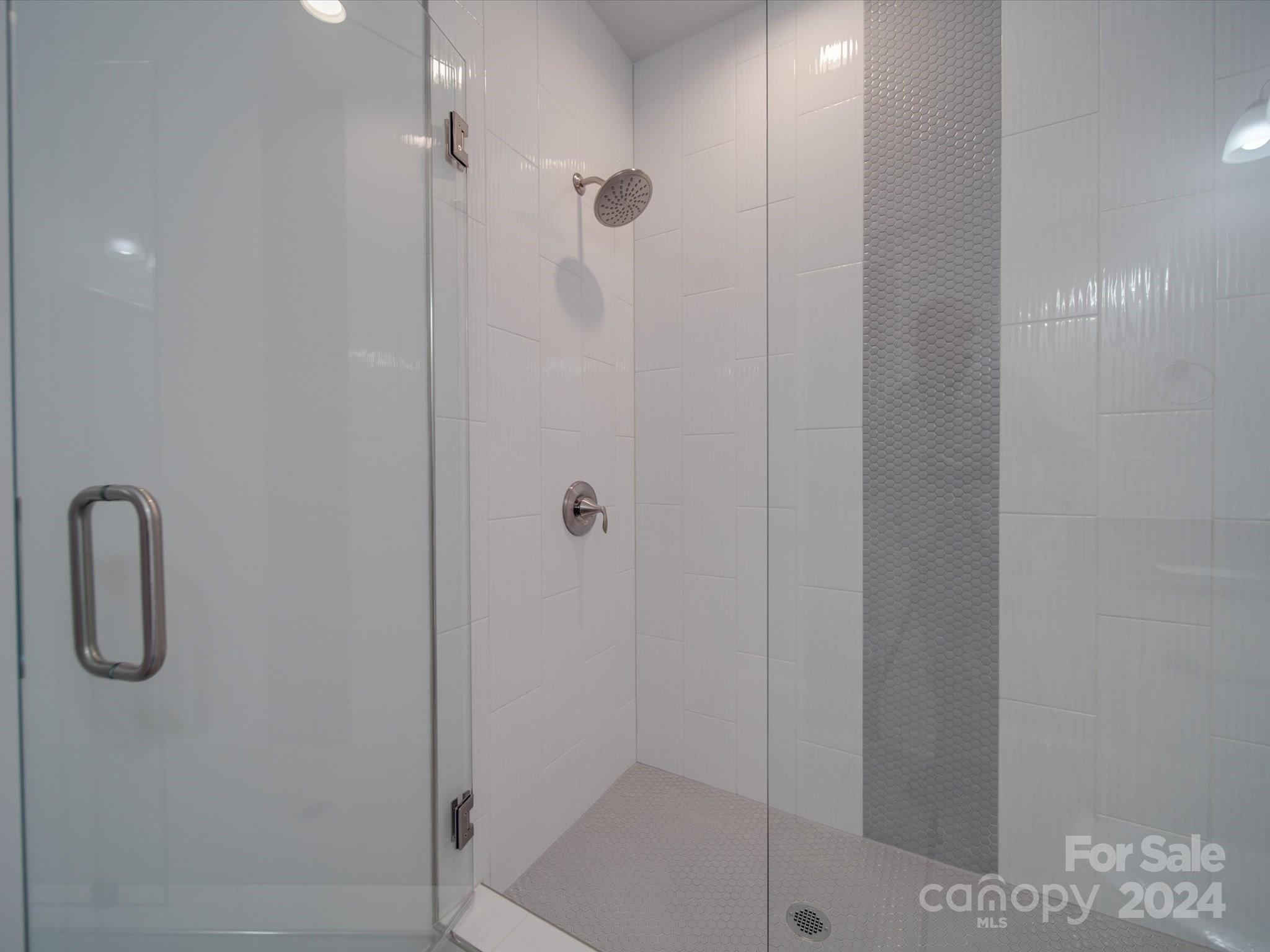 558 Geneva Circle 16 Property Photo 22