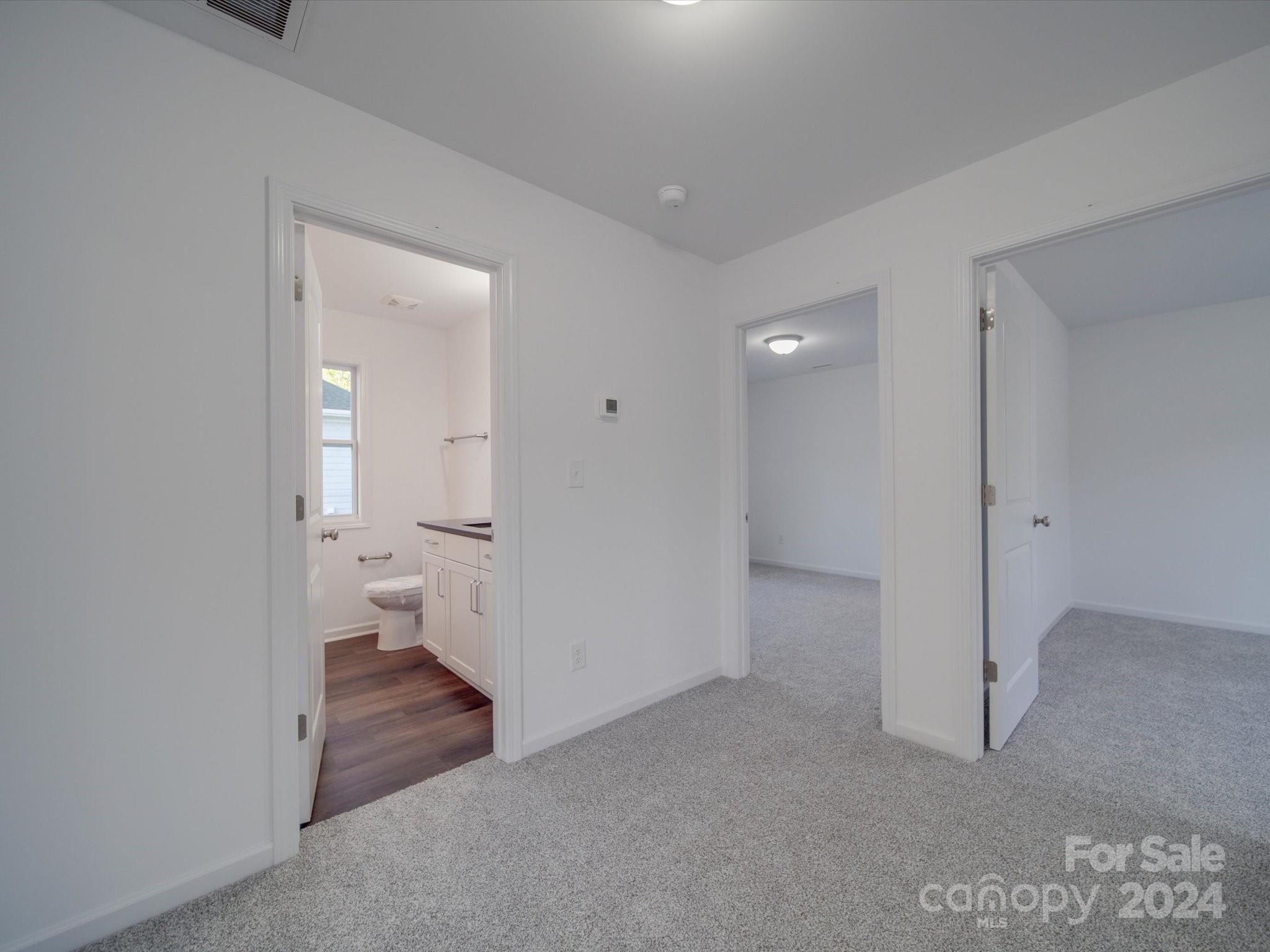558 Geneva Circle 16 Property Photo 24