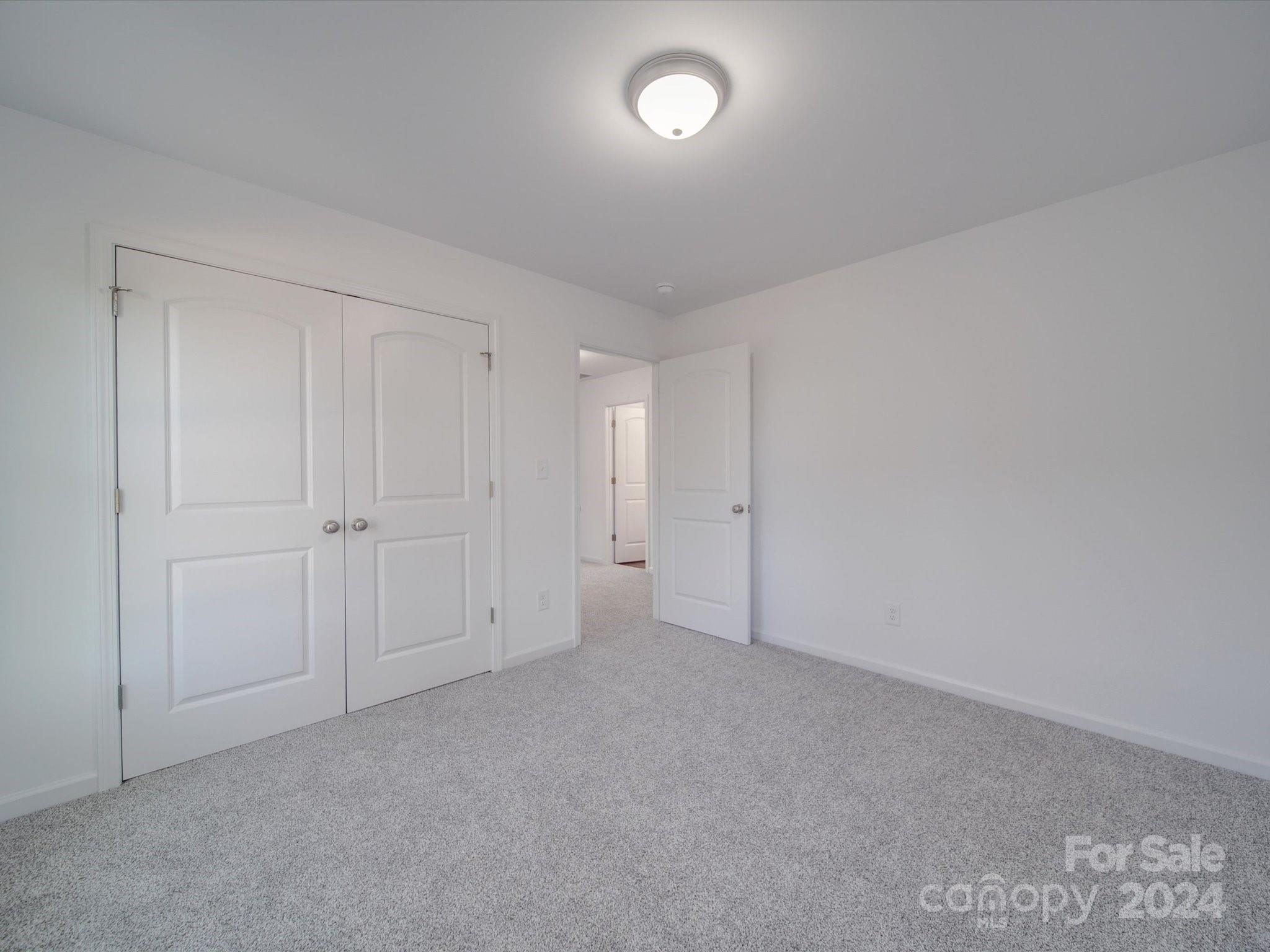 558 Geneva Circle 16 Property Photo 27