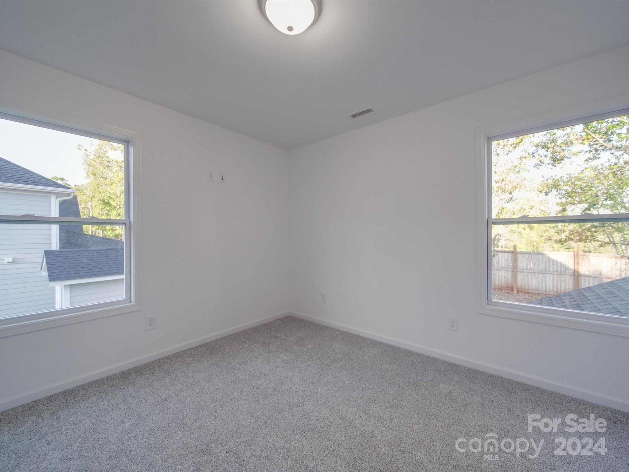 558 Geneva Circle 16 Property Photo 30