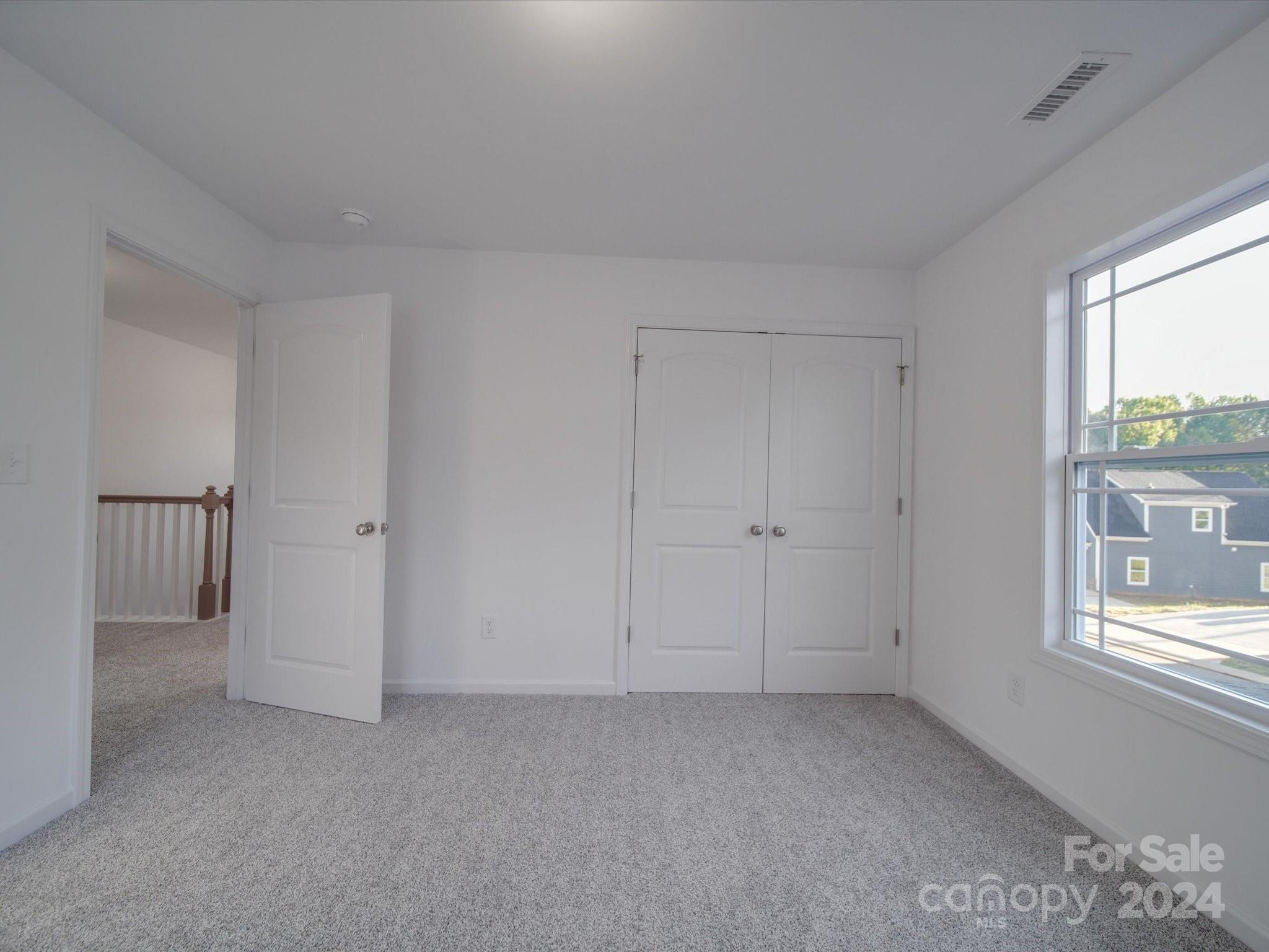 558 Geneva Circle 16 Property Photo 31