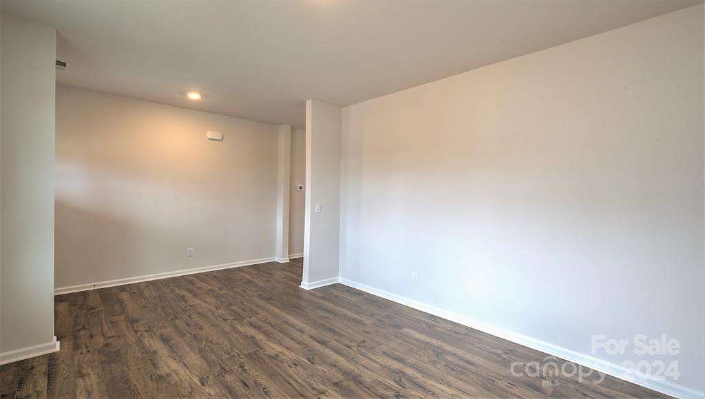 818 Adelston Lane Property Photo 7