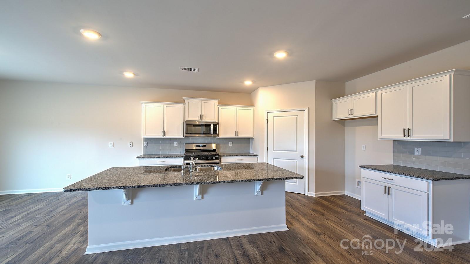 818 Adelston Lane Property Photo 10