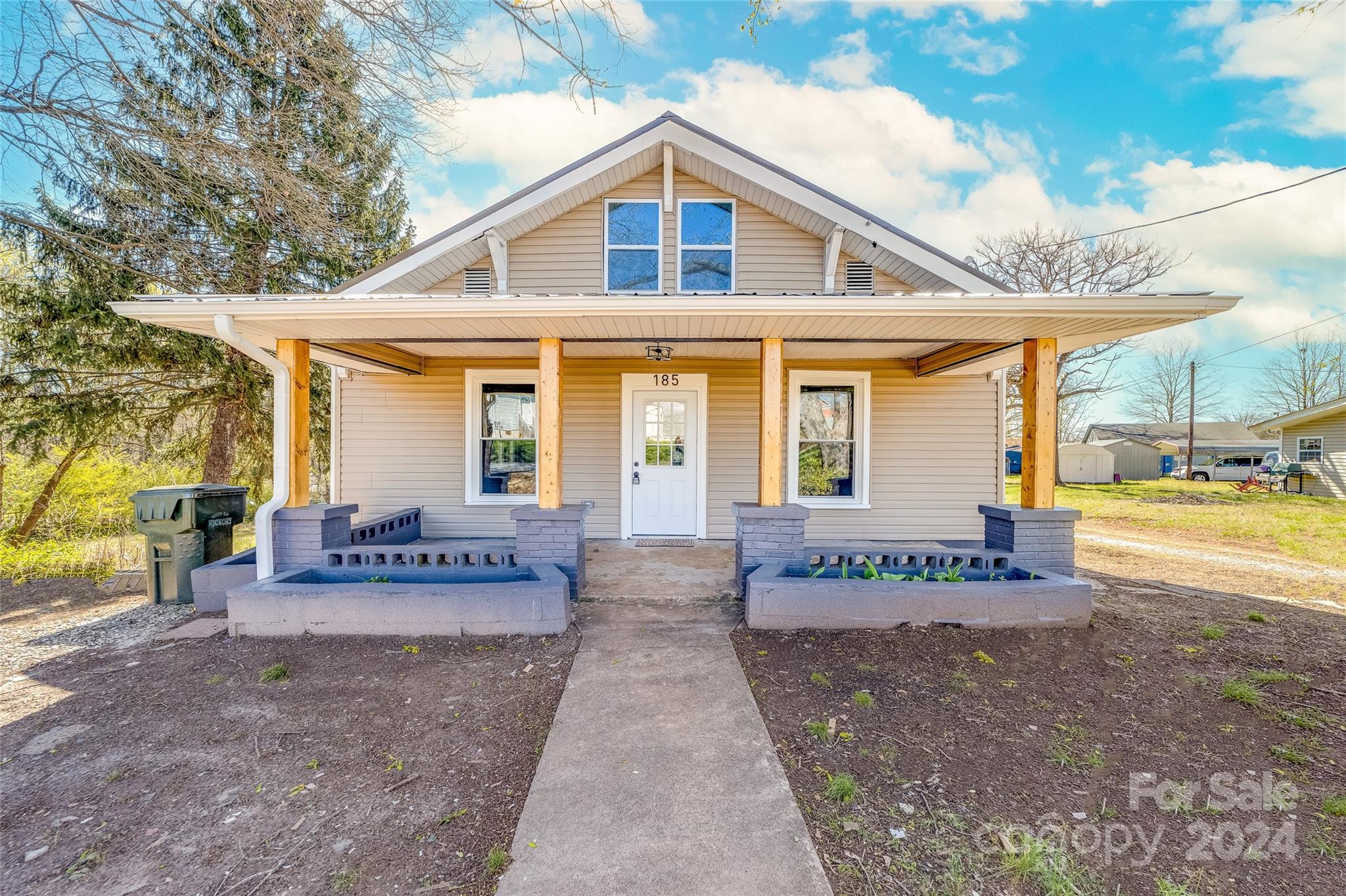 185 17th Street Property Photo 1