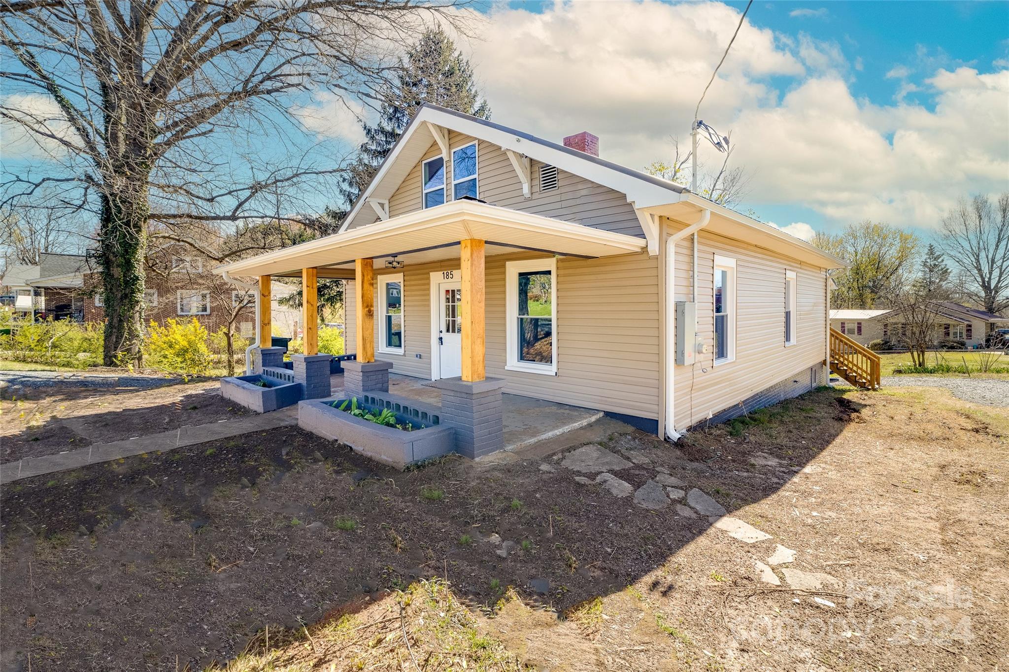 185 17th Street Property Photo 2