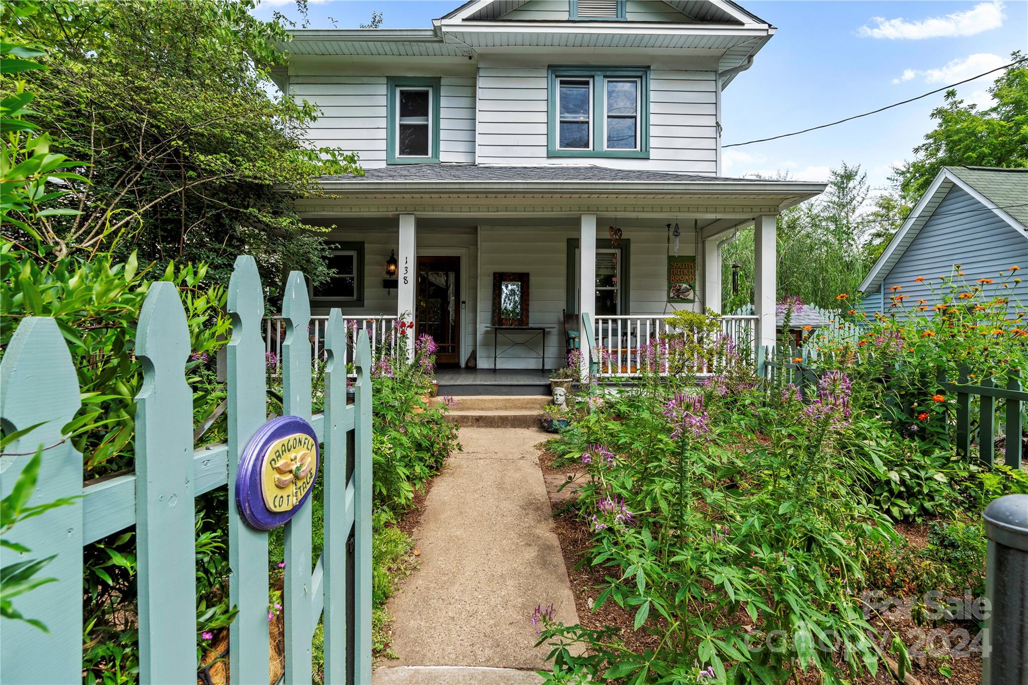 138 S French Broad Avenue Property Photo 3