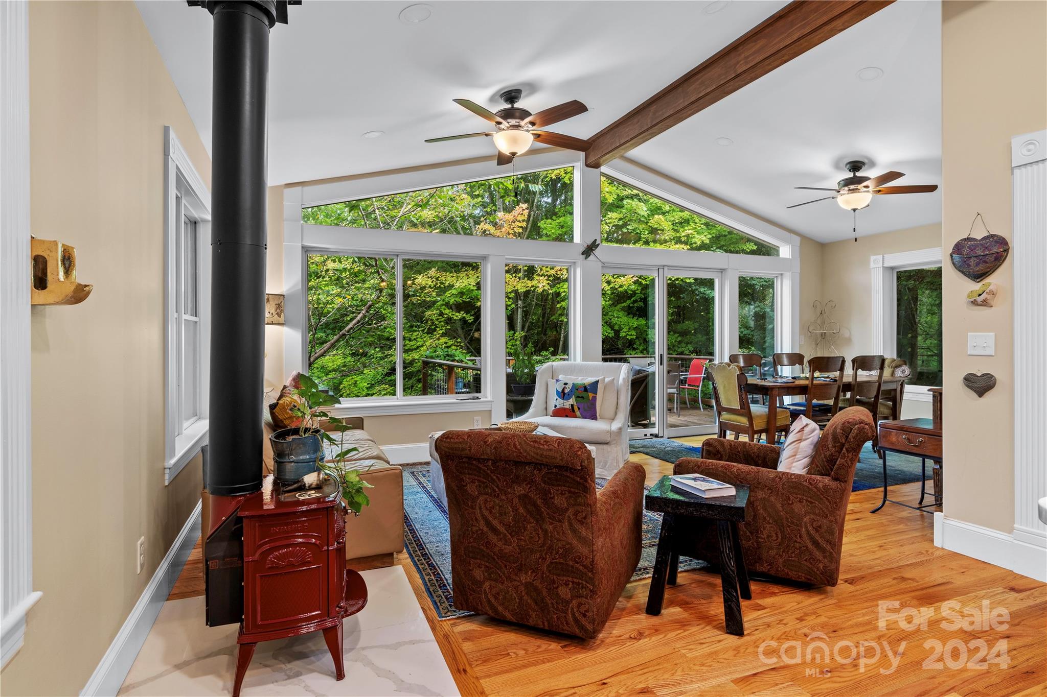 138 S French Broad Avenue Property Photo 8