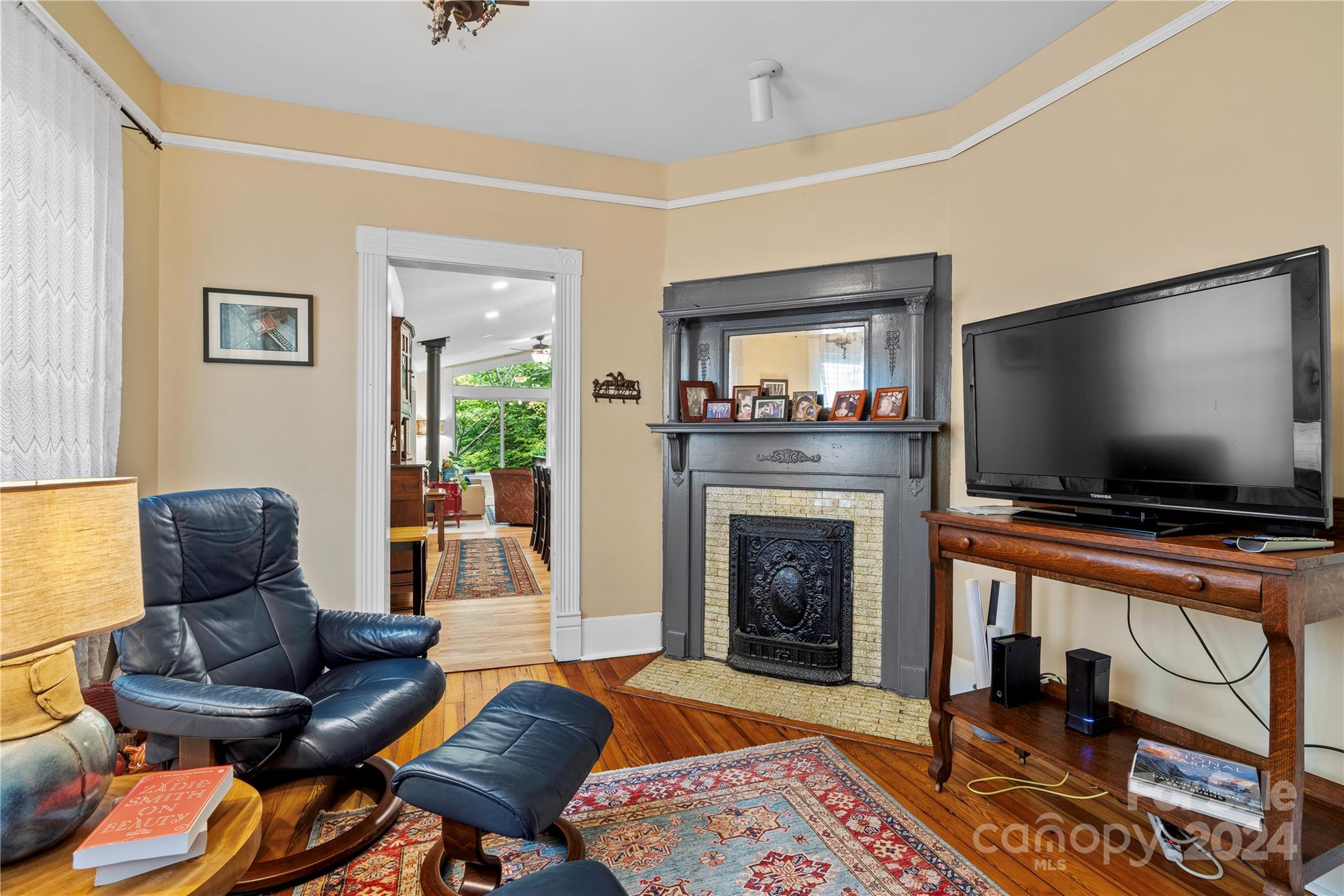 138 S French Broad Avenue Property Photo 16