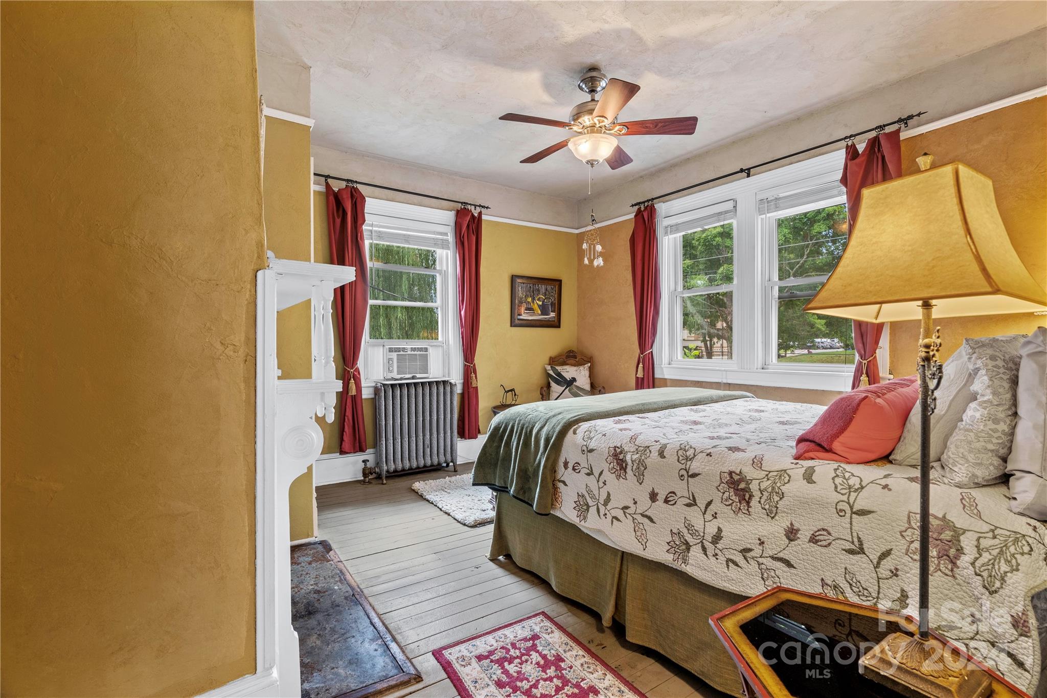 138 S French Broad Avenue Property Photo 20