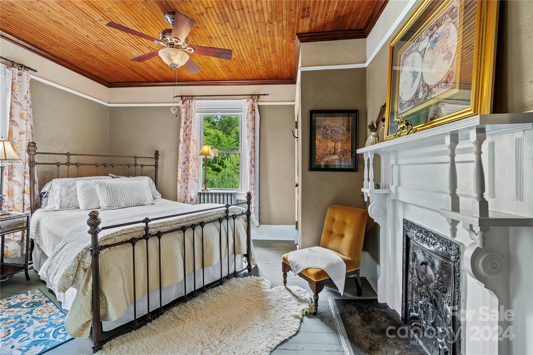 138 S French Broad Avenue Property Photo 24