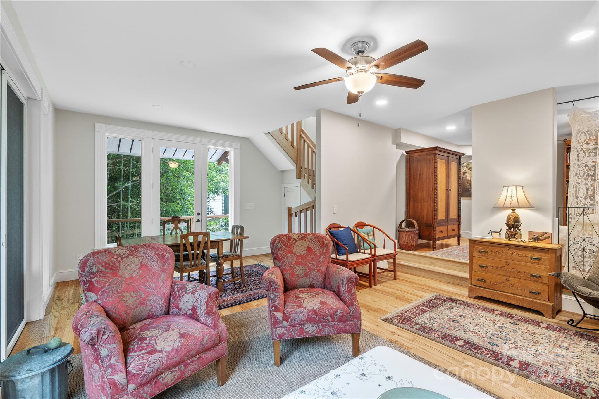 138 S French Broad Avenue Property Photo 30