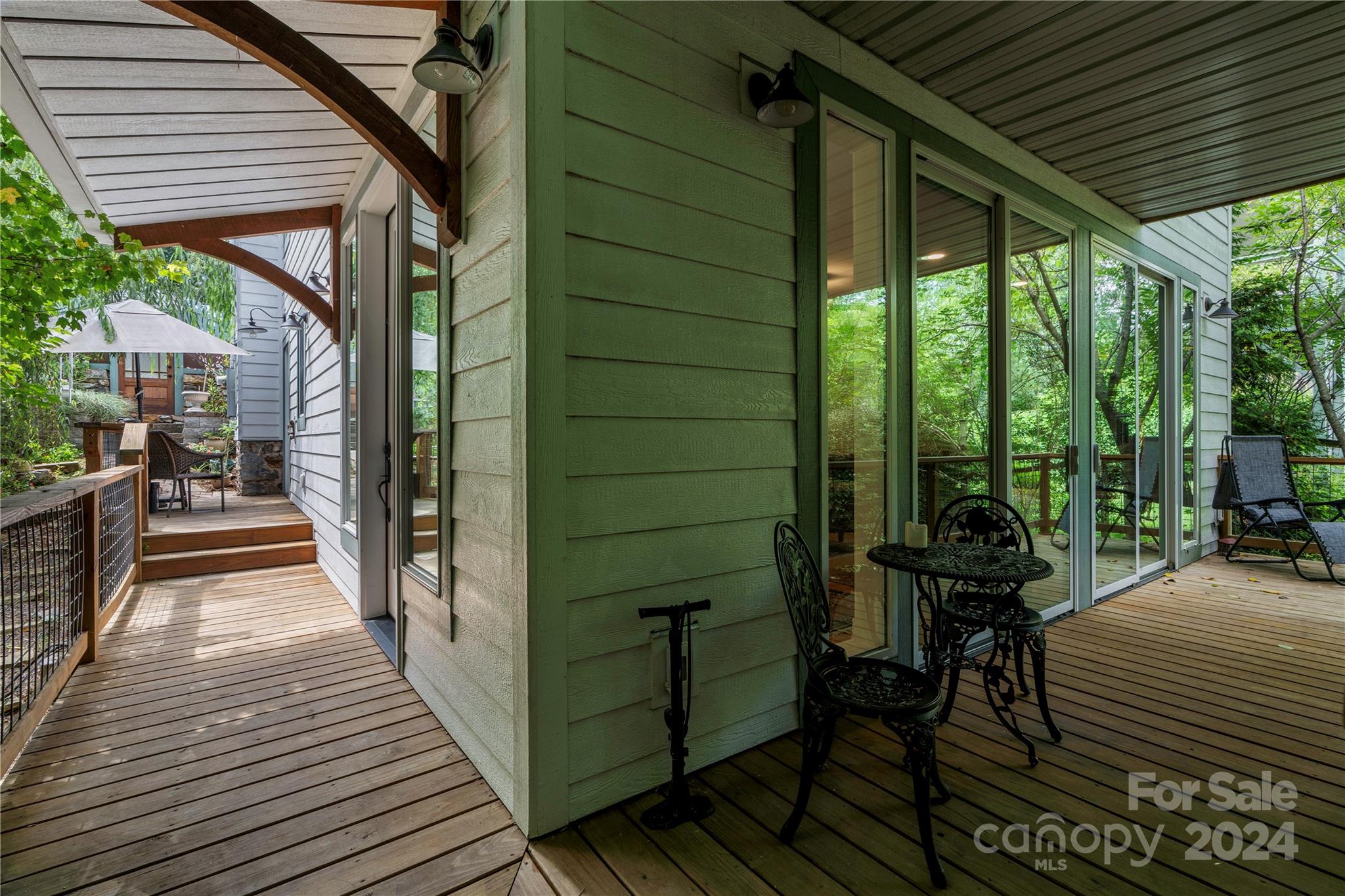 138 S French Broad Avenue Property Photo 37